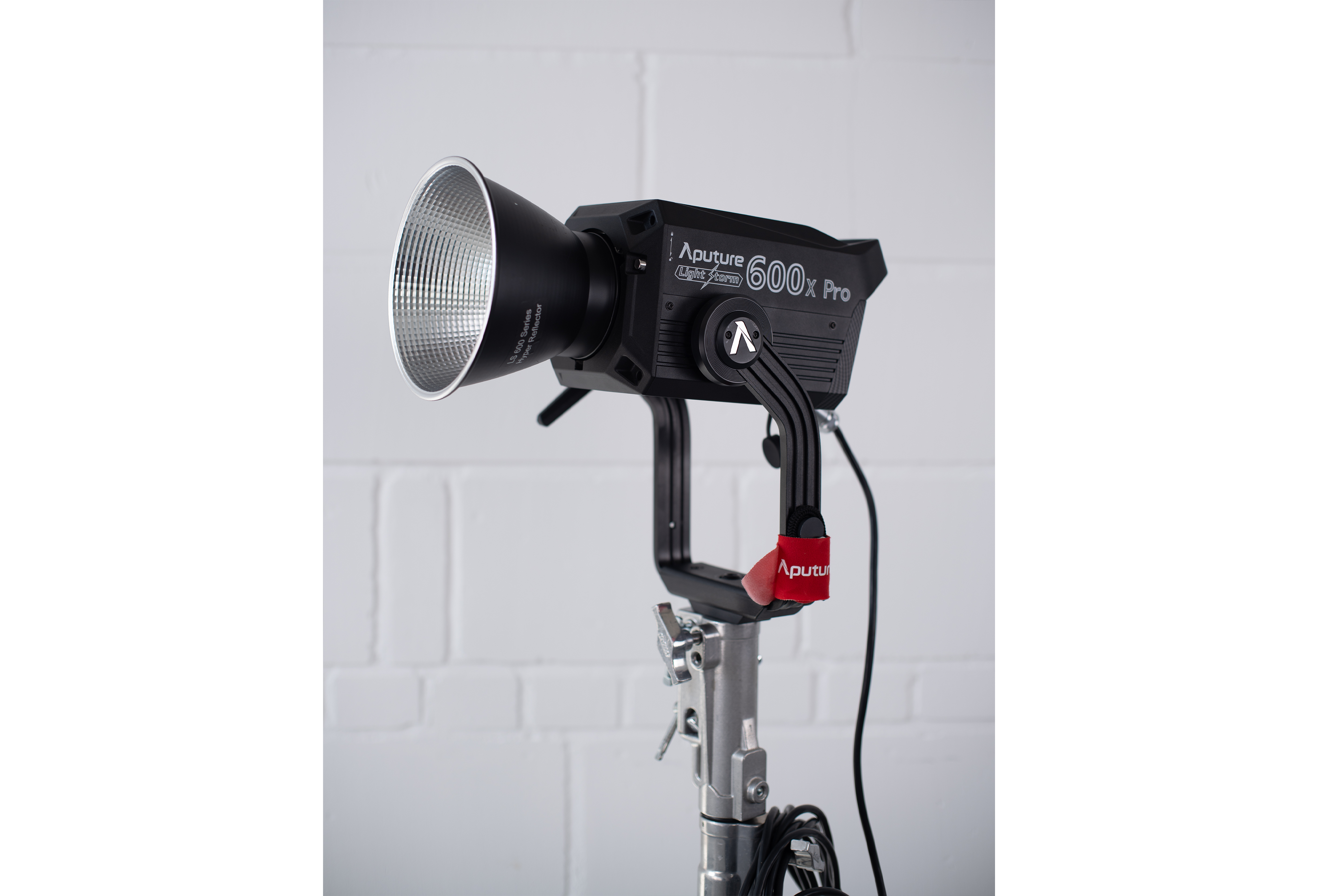 Aputure light storm 600x pro ls bi-colour led light