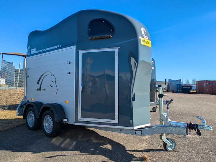 Nytt cheval one hästsläp inkl kameraövervakning