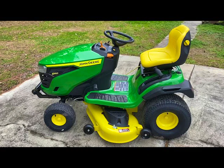 John deere s160 riding lawn tractor