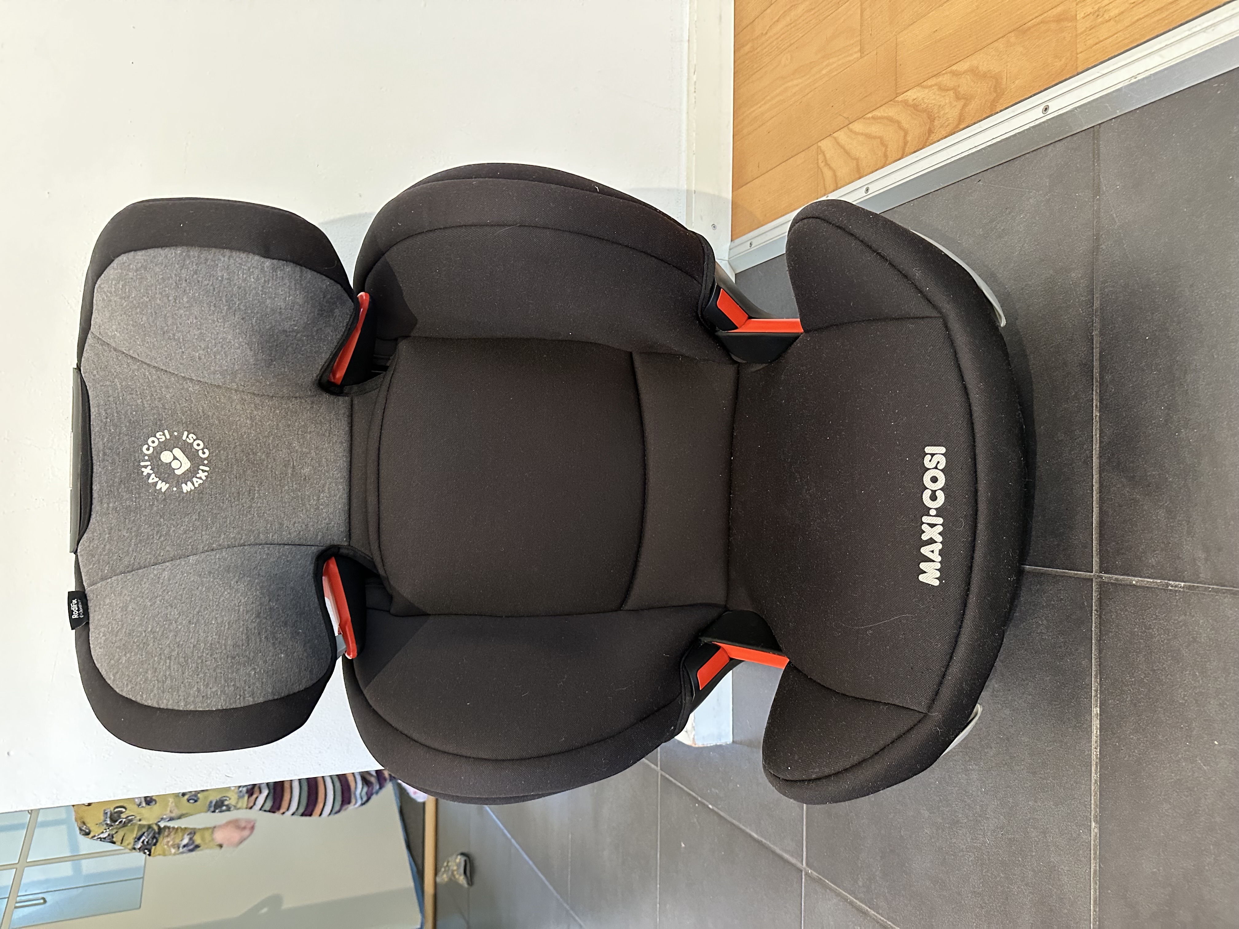 Bilbarnstol 4-12 år (15-36 kg)