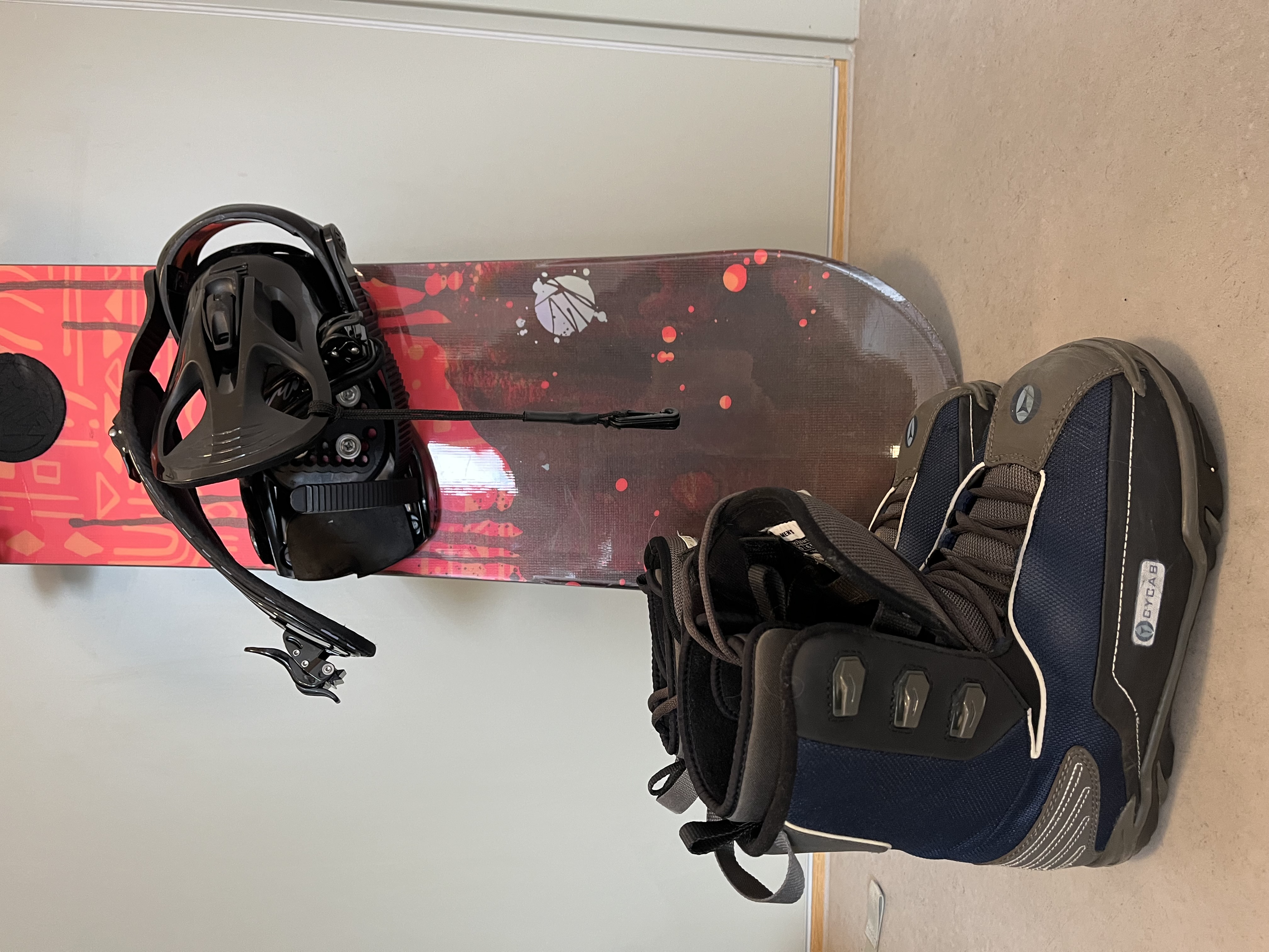 Snowboard + sko str 39