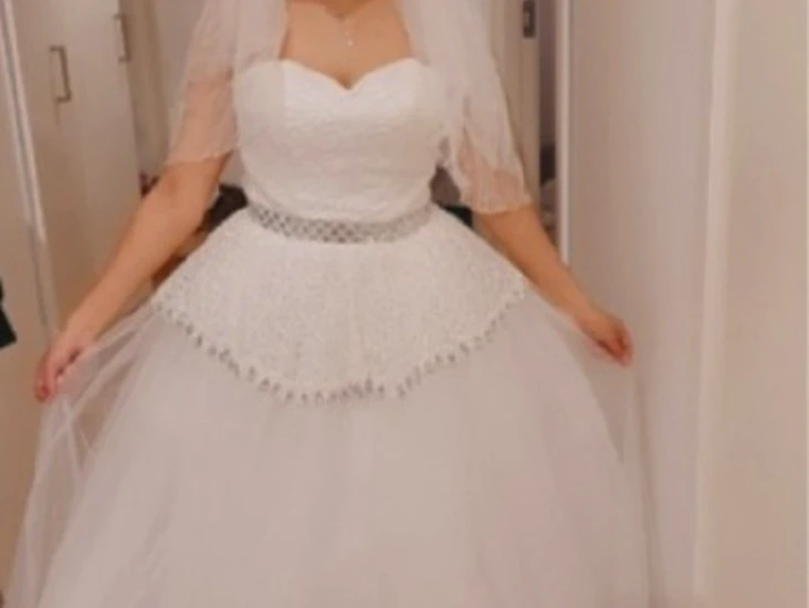 Brudklänning
