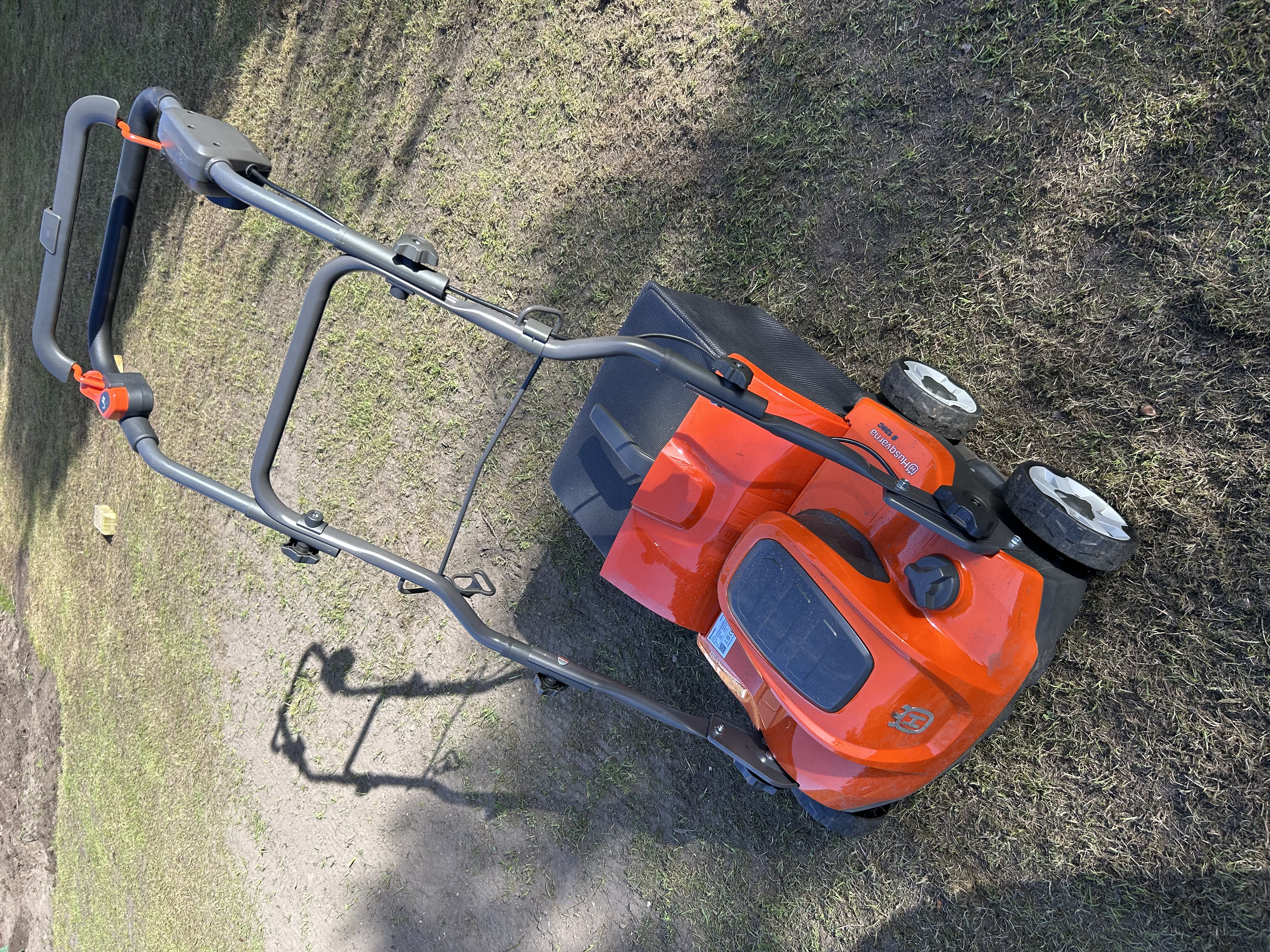 Vertikalskärare/mossrivare husqvarna s138 c