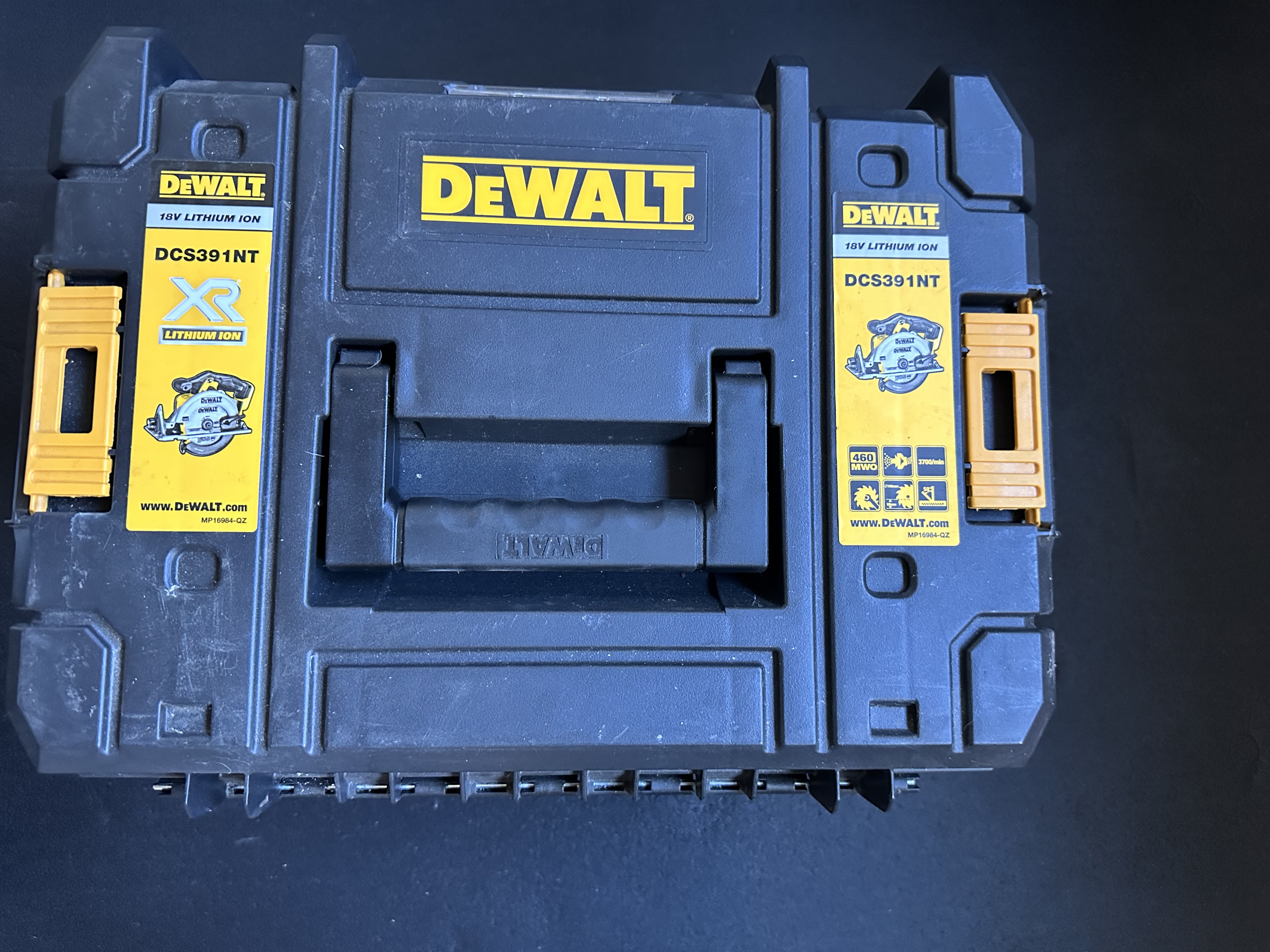 Dcs 520 54 v flexvolt (dcs520nt xr flexvolt 54v ) dykksag med 1,5 m styreskinne, 2 stk 6ah batteri, lader og tstak koffert. 