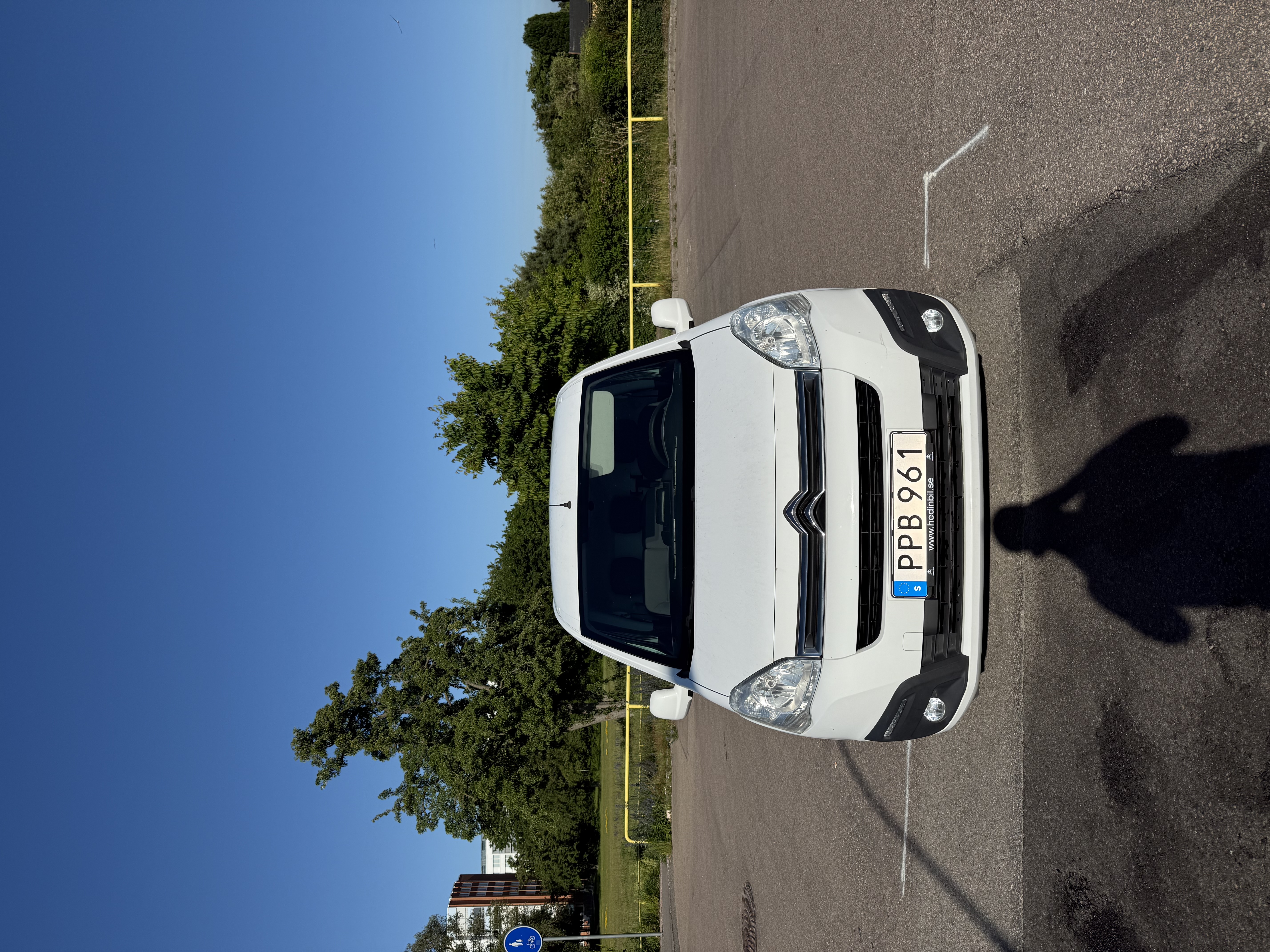 Citroën berlingo skåpbil 2016 med dragkrok – perfekt för flytt & transport!