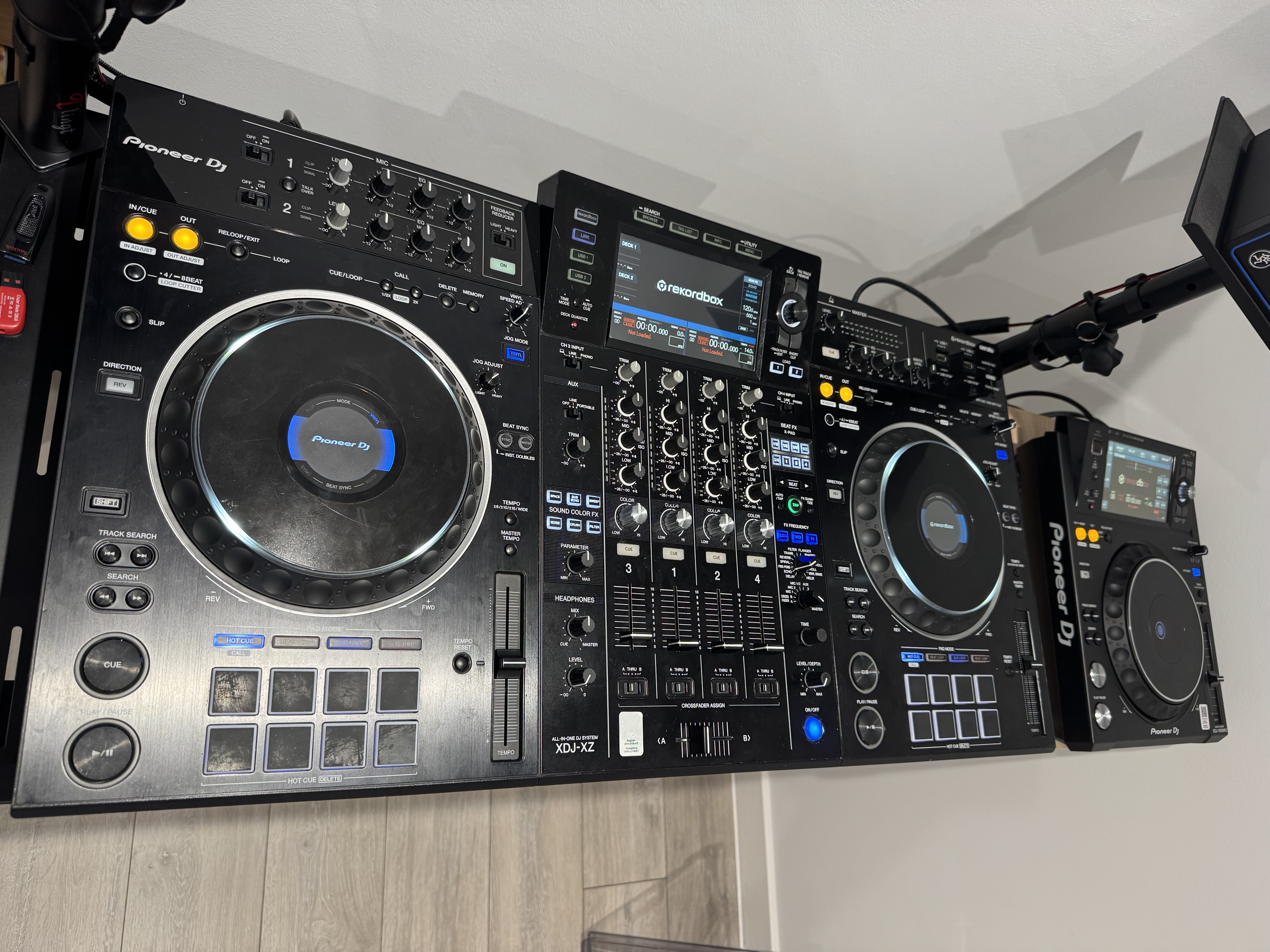 Pioneer 3-deck club setup: xdj-xz all-in-one + xdj-1000mk2 multiplayer