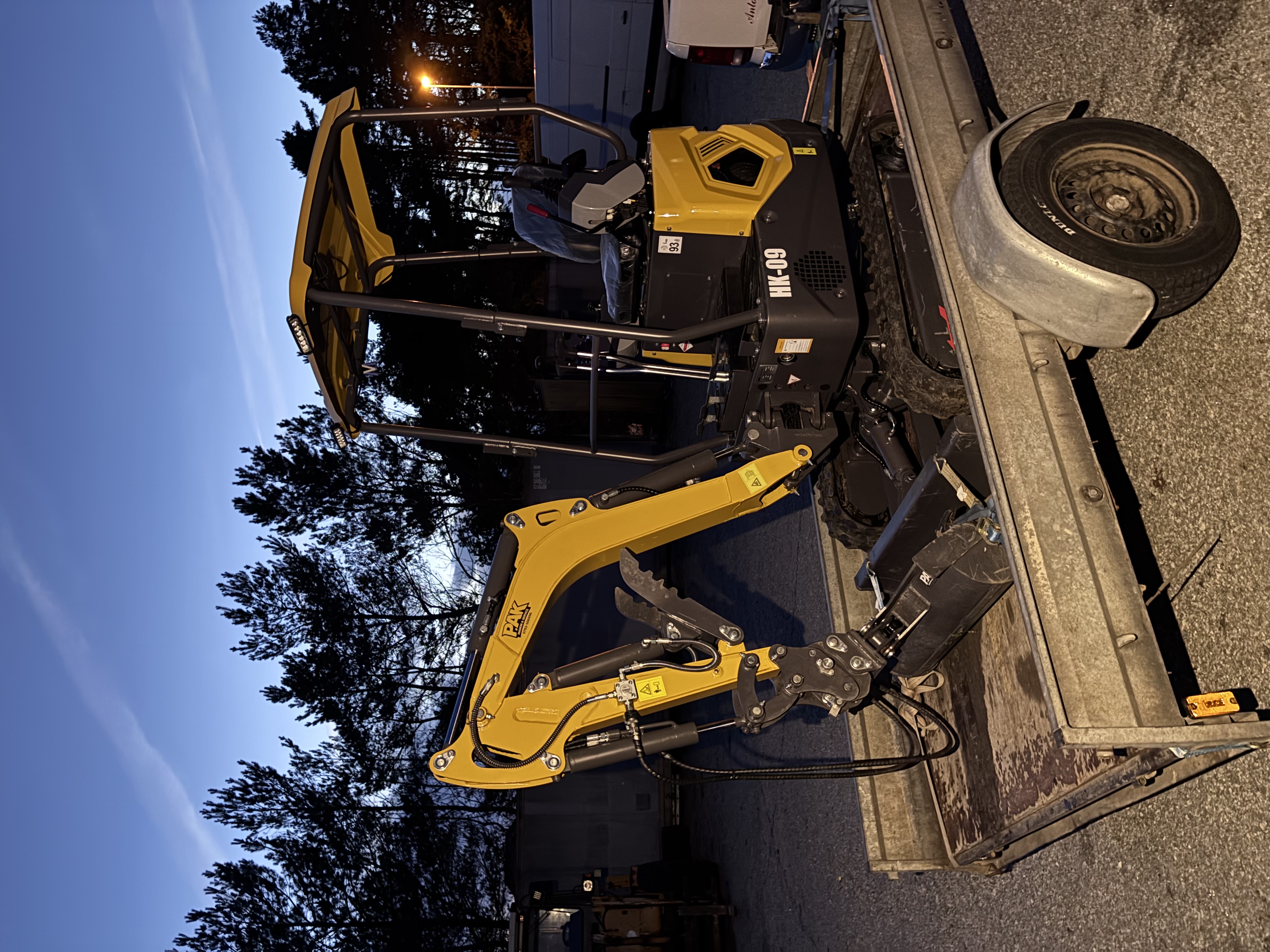 Minigrävare med utkörning 