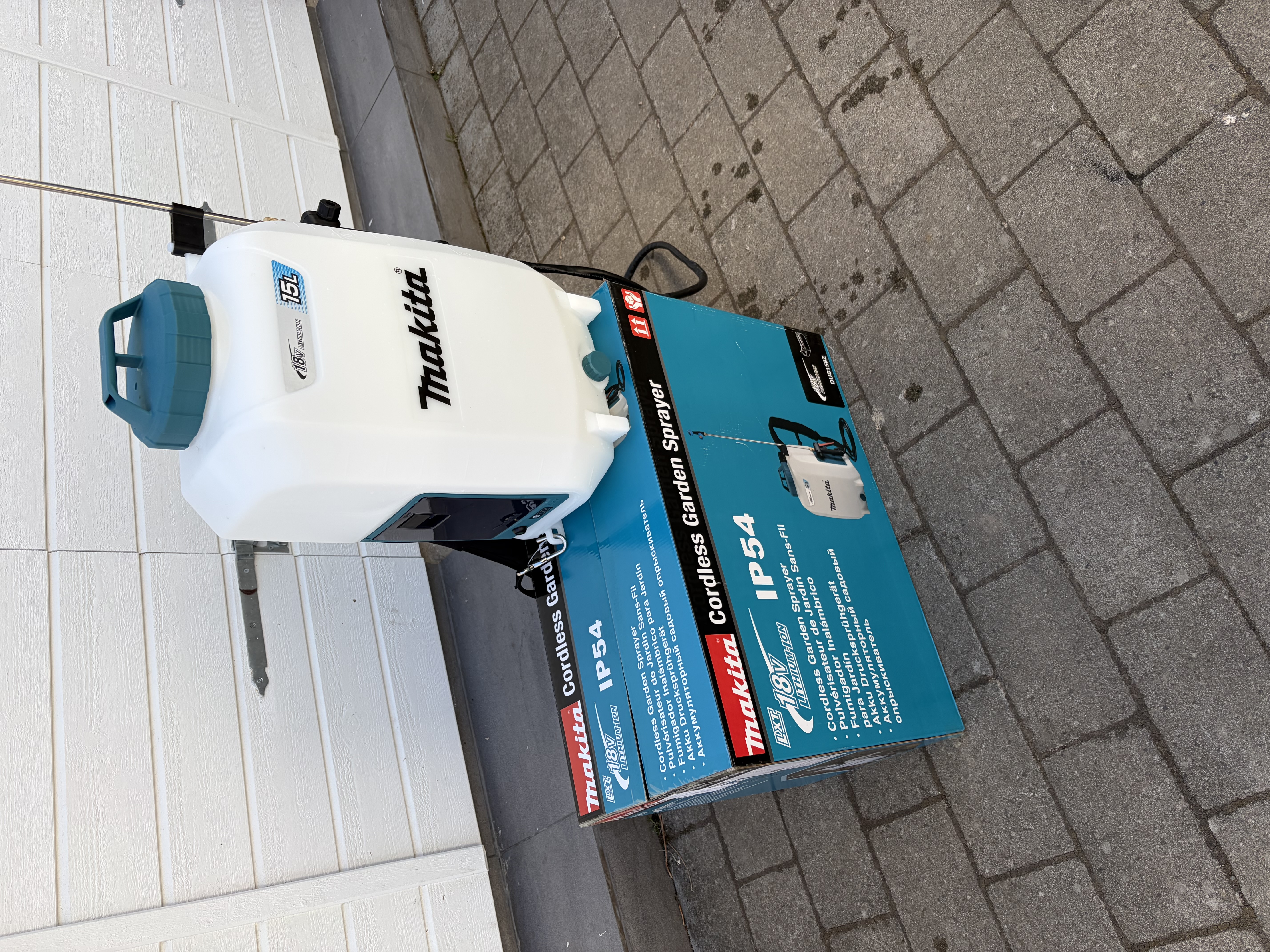 Tryckspruta eldriven makita