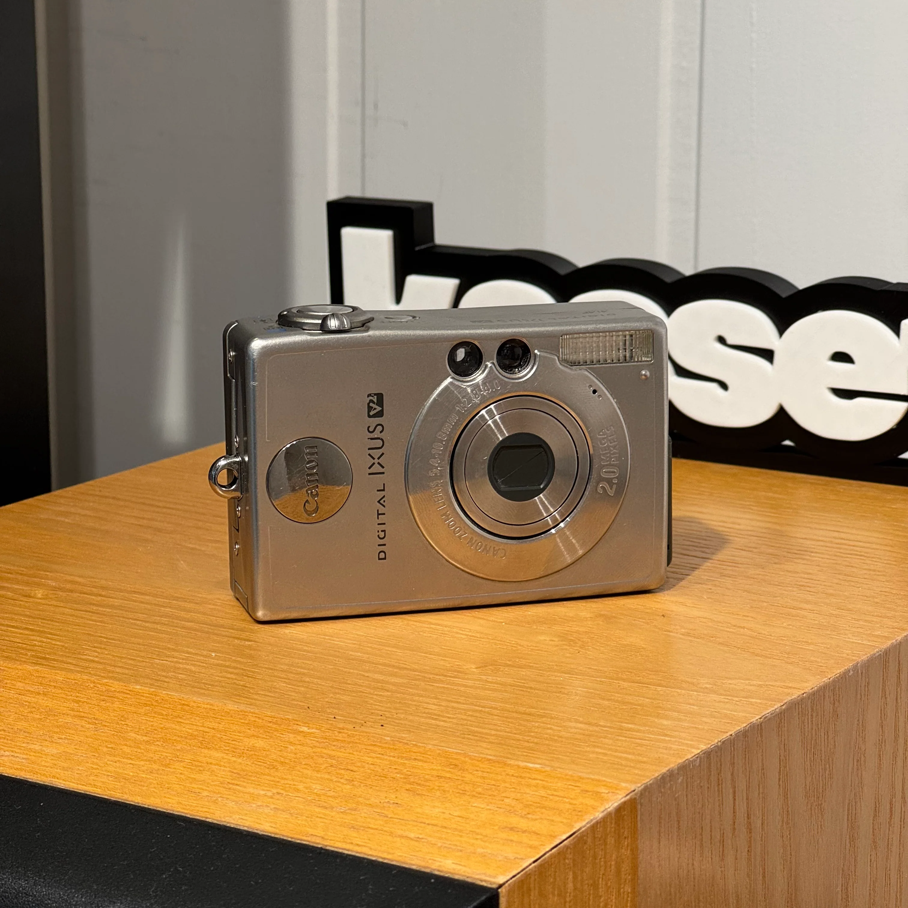 Canon ixus v2