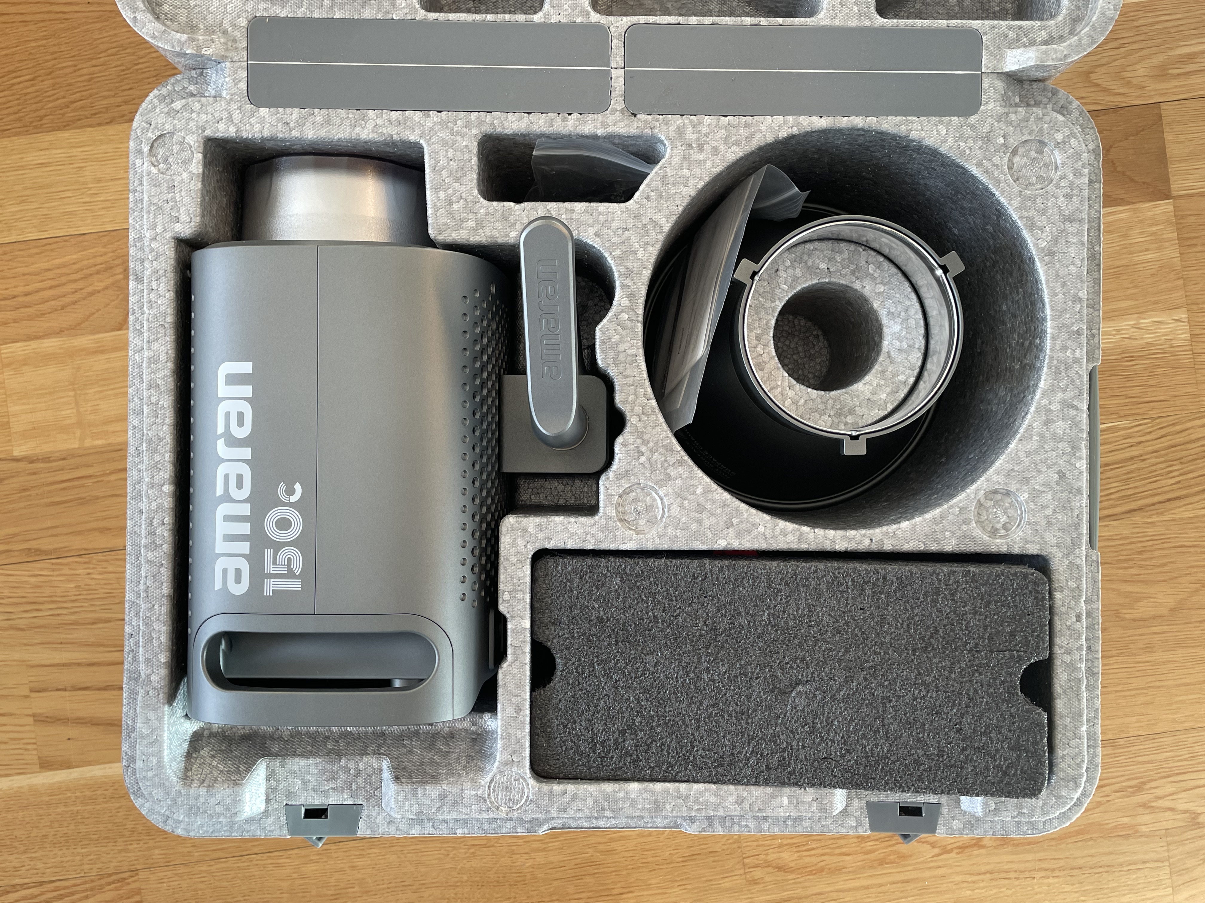 Amaran 150c continuous light
