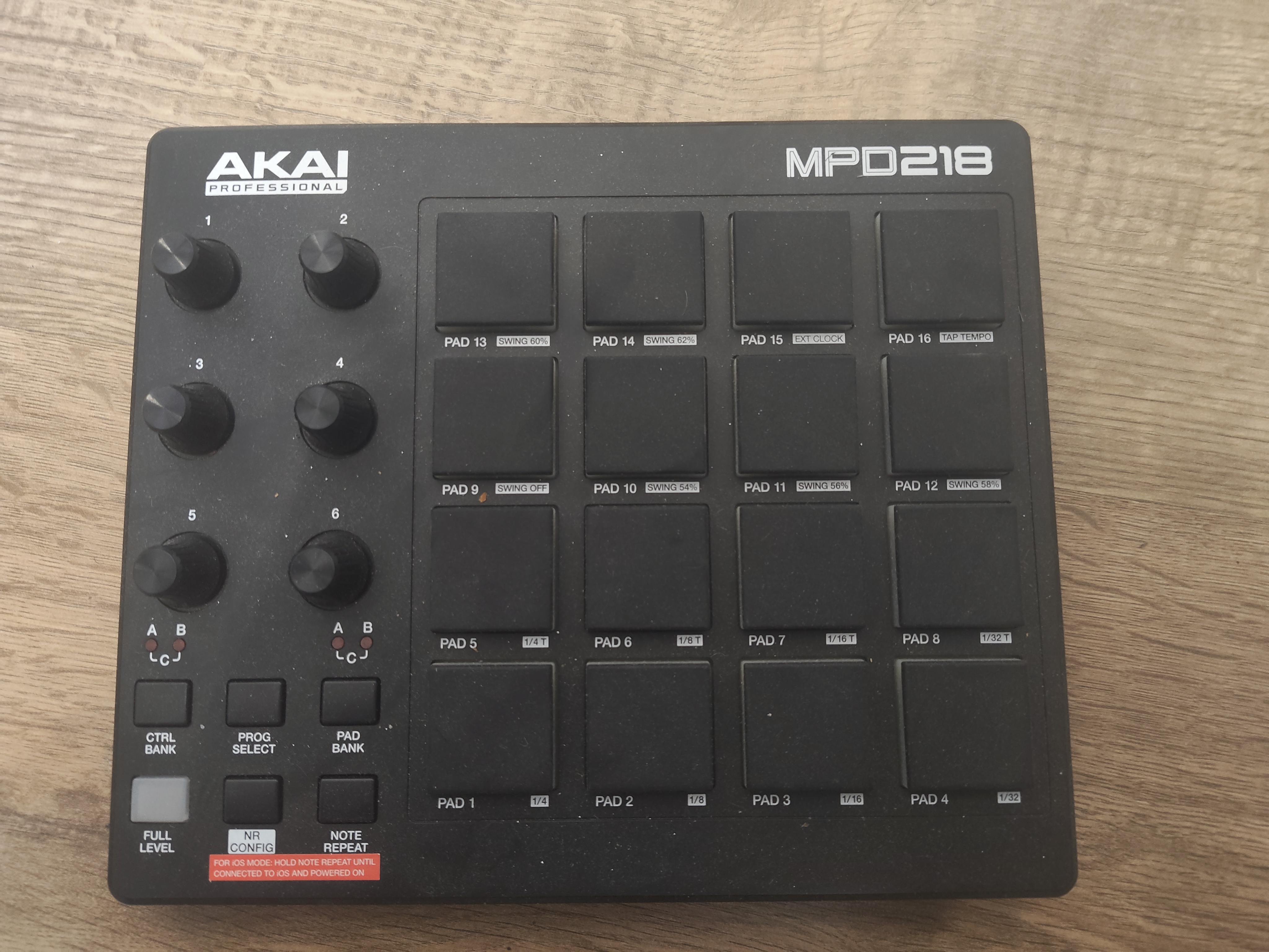 Akai professional mp218 usb midi pad controller