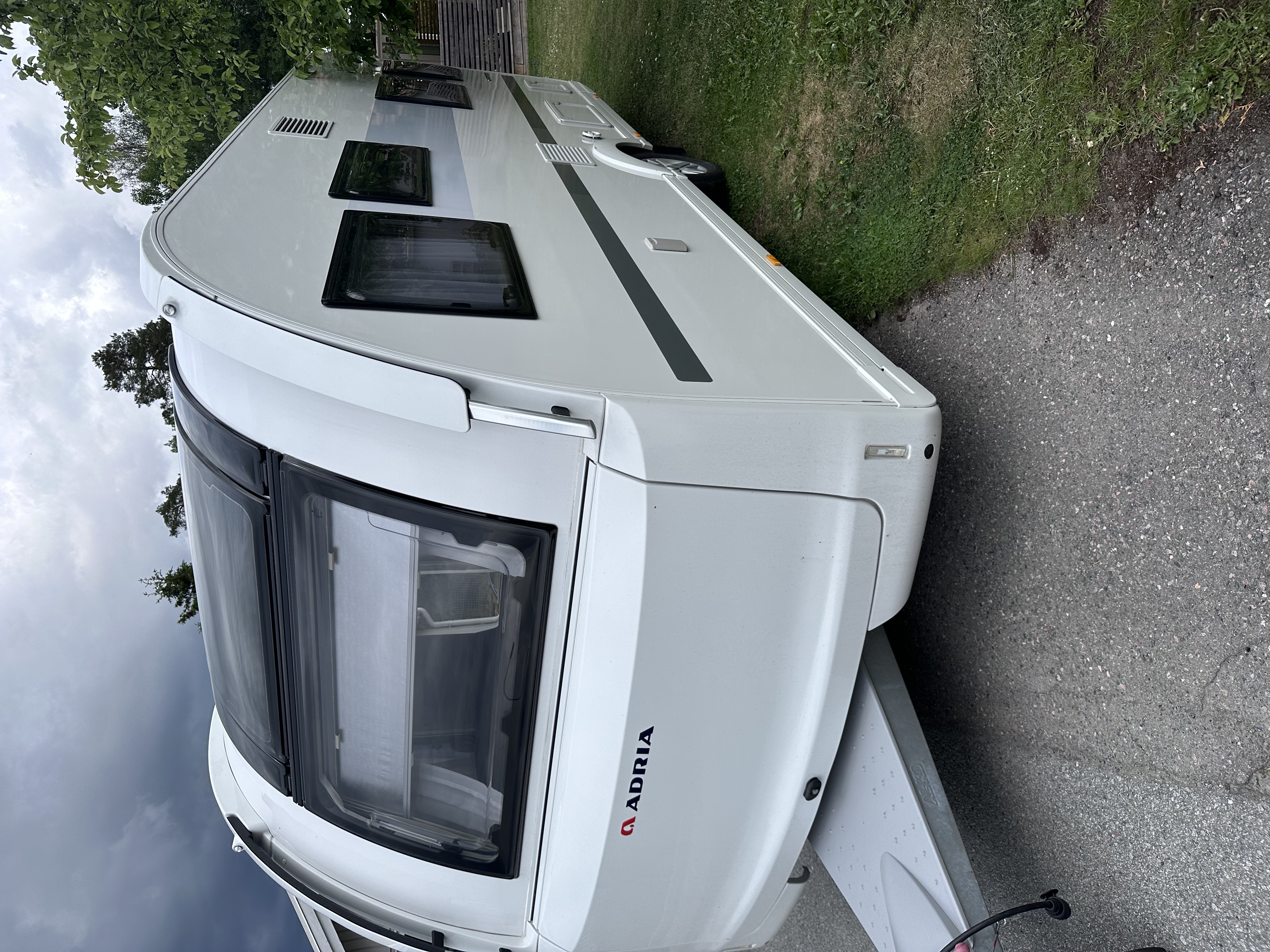 Adria adora 572 ut långbädd