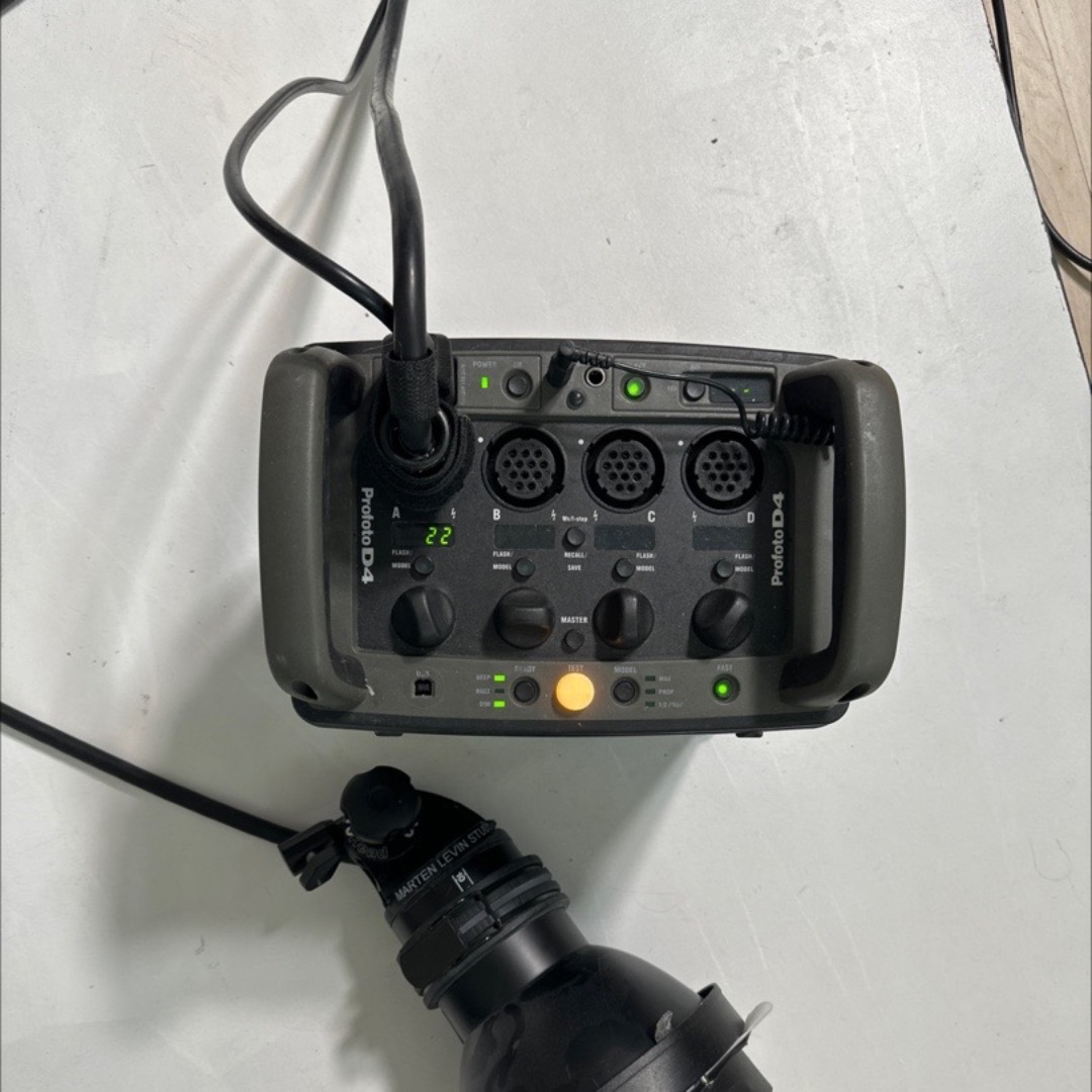 Profoto d4