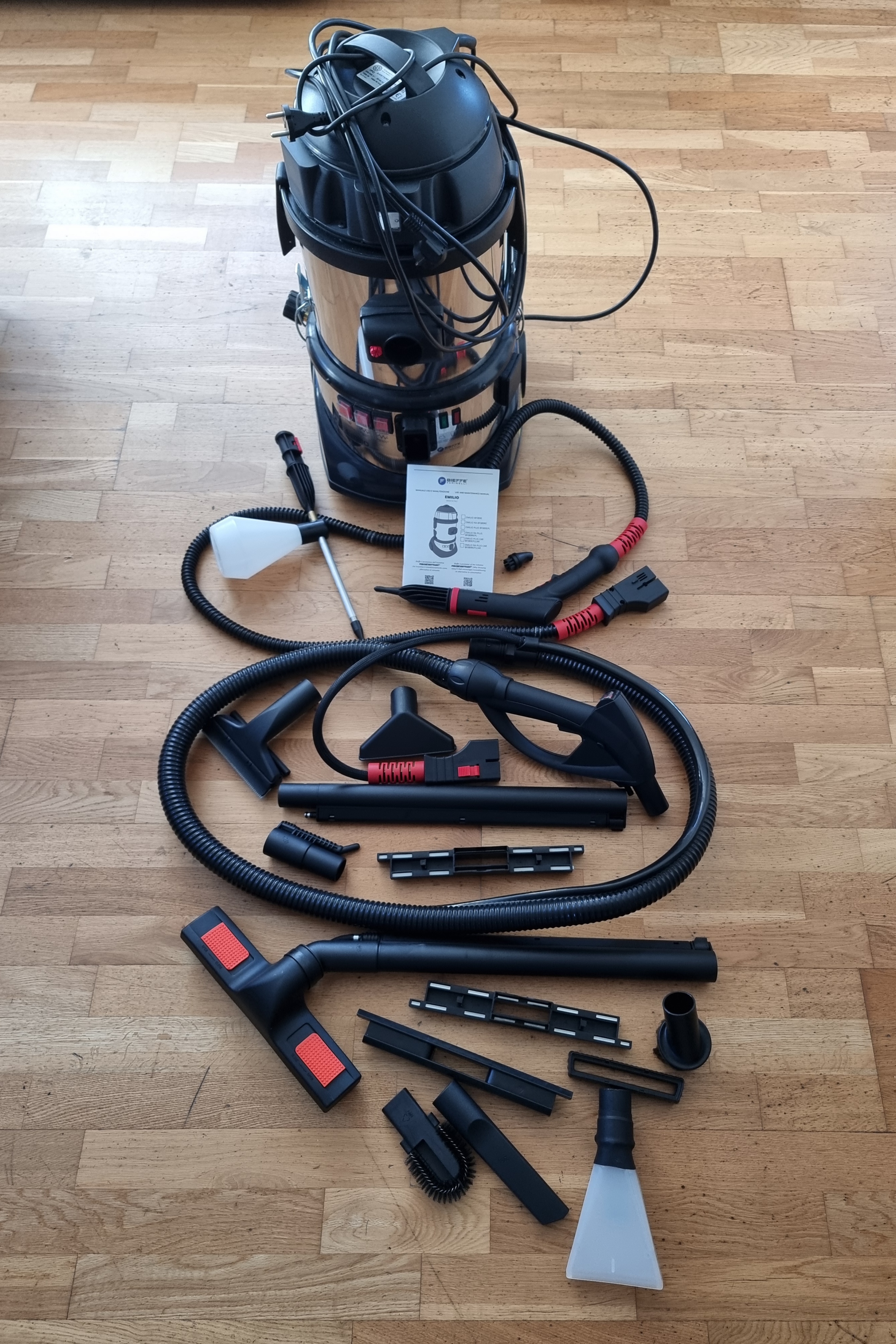 Profesjonell damprengjøringsmaskin.