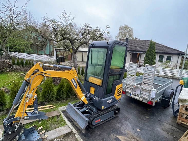 Minigrävare 1,2 ton med hytt och automatiskt snabbfäste