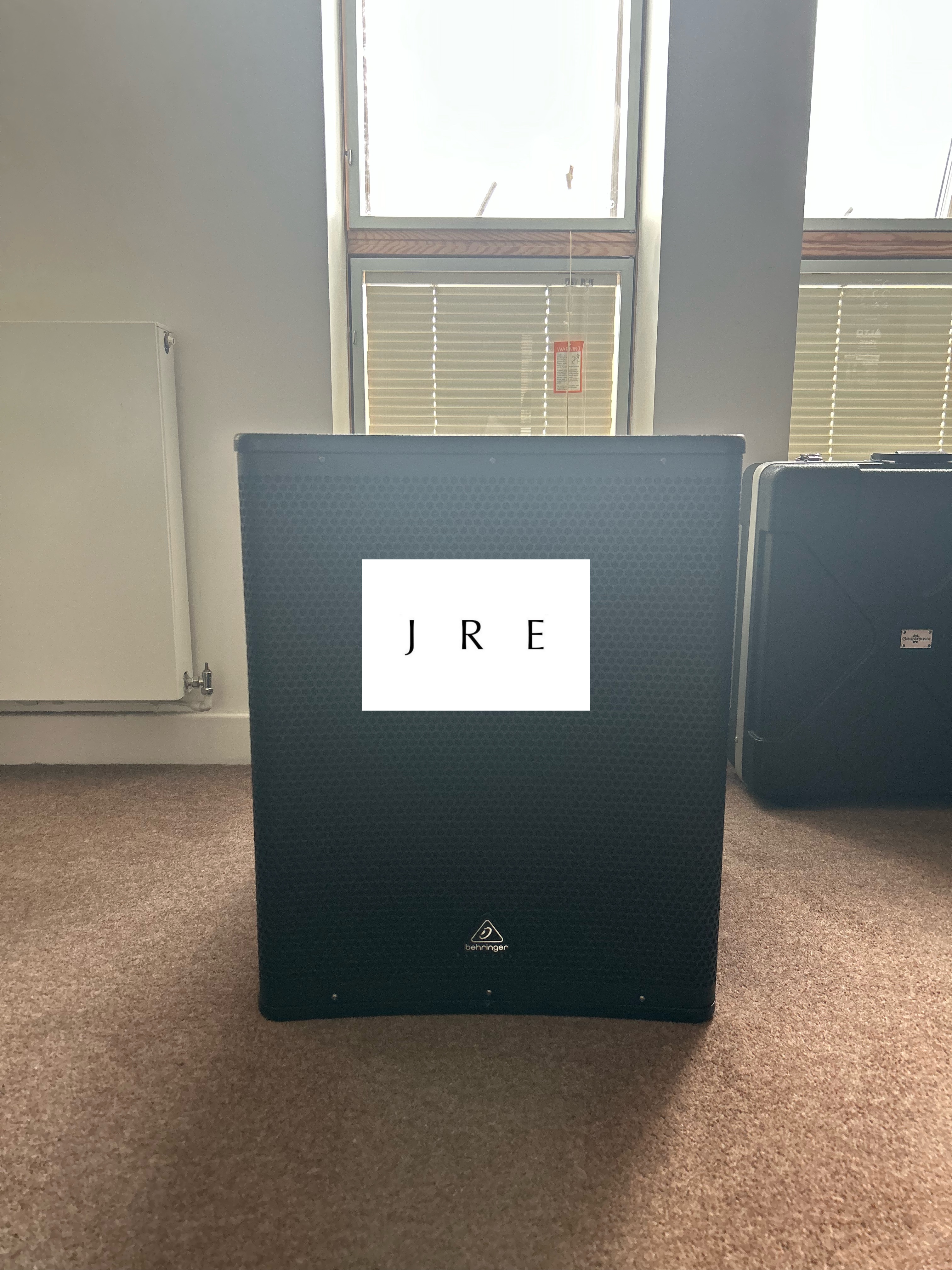Behringer dr18sub 18" active pa subwoofer
