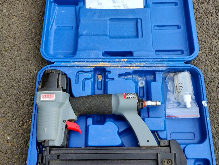 Spikerpistol evt med kompressor