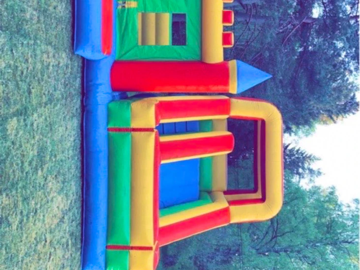 stor hoppborg i slott modell