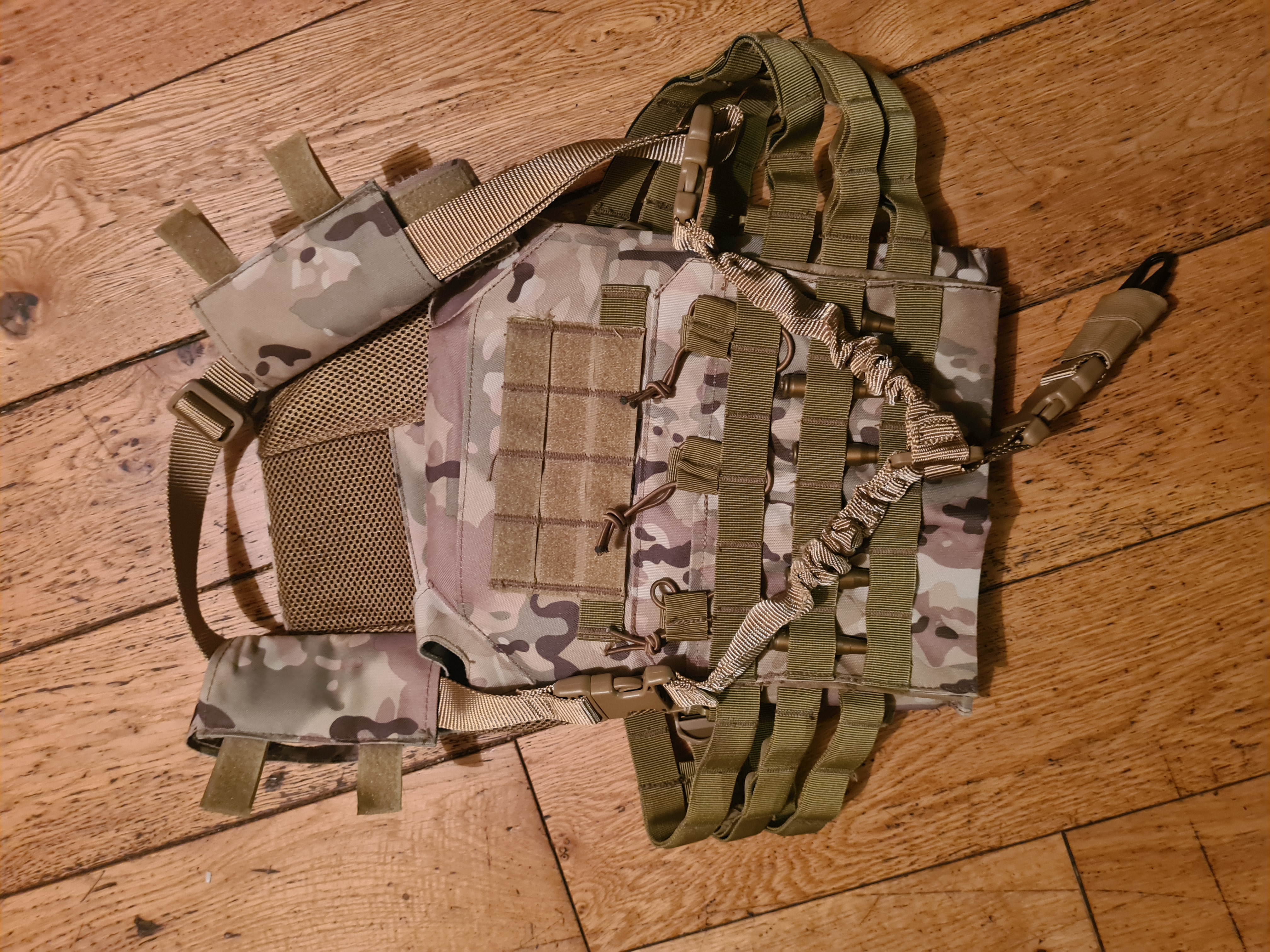 Camo tactical vest
