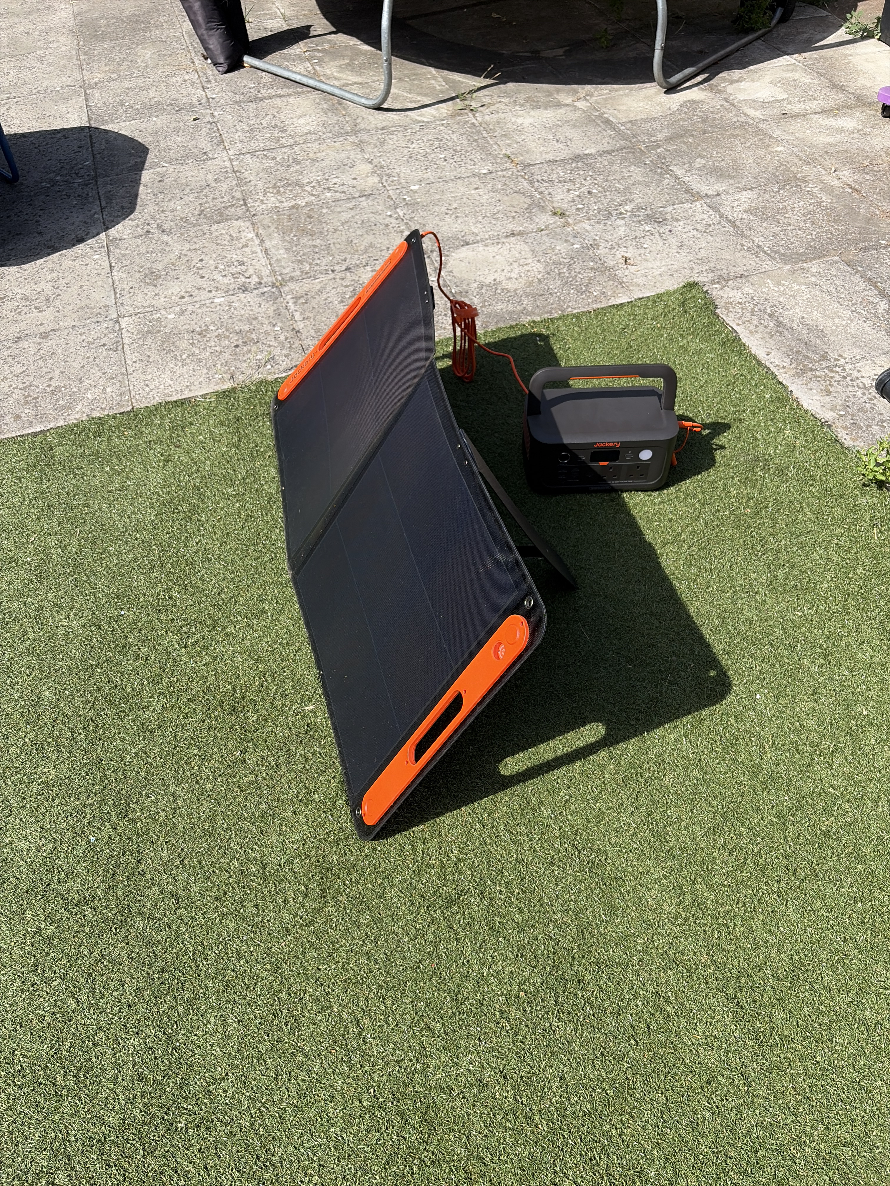Jackery explorer 500 solar generator with 100w solar panel