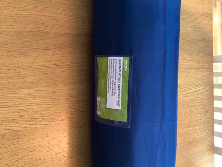 Självuppblåsande liggunderlag (1)