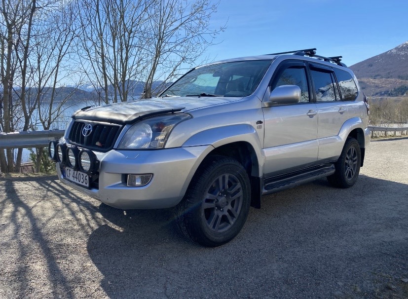 Toyota land cruiser 4x4 / camping gear included