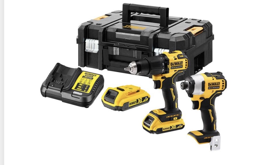 Dewalt verktøysett med slagdrill og kompakt trekker