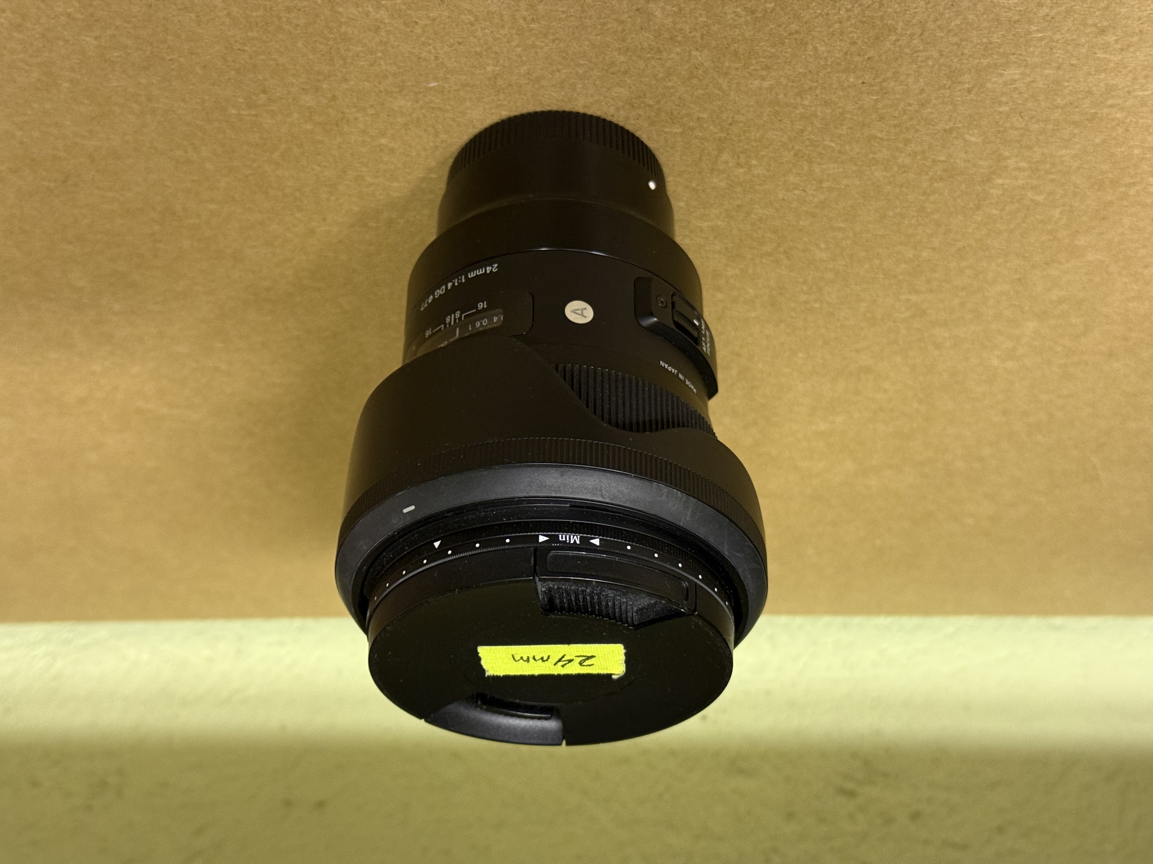 Sigma af 24 mm f/1.8 diameter: 77 mm