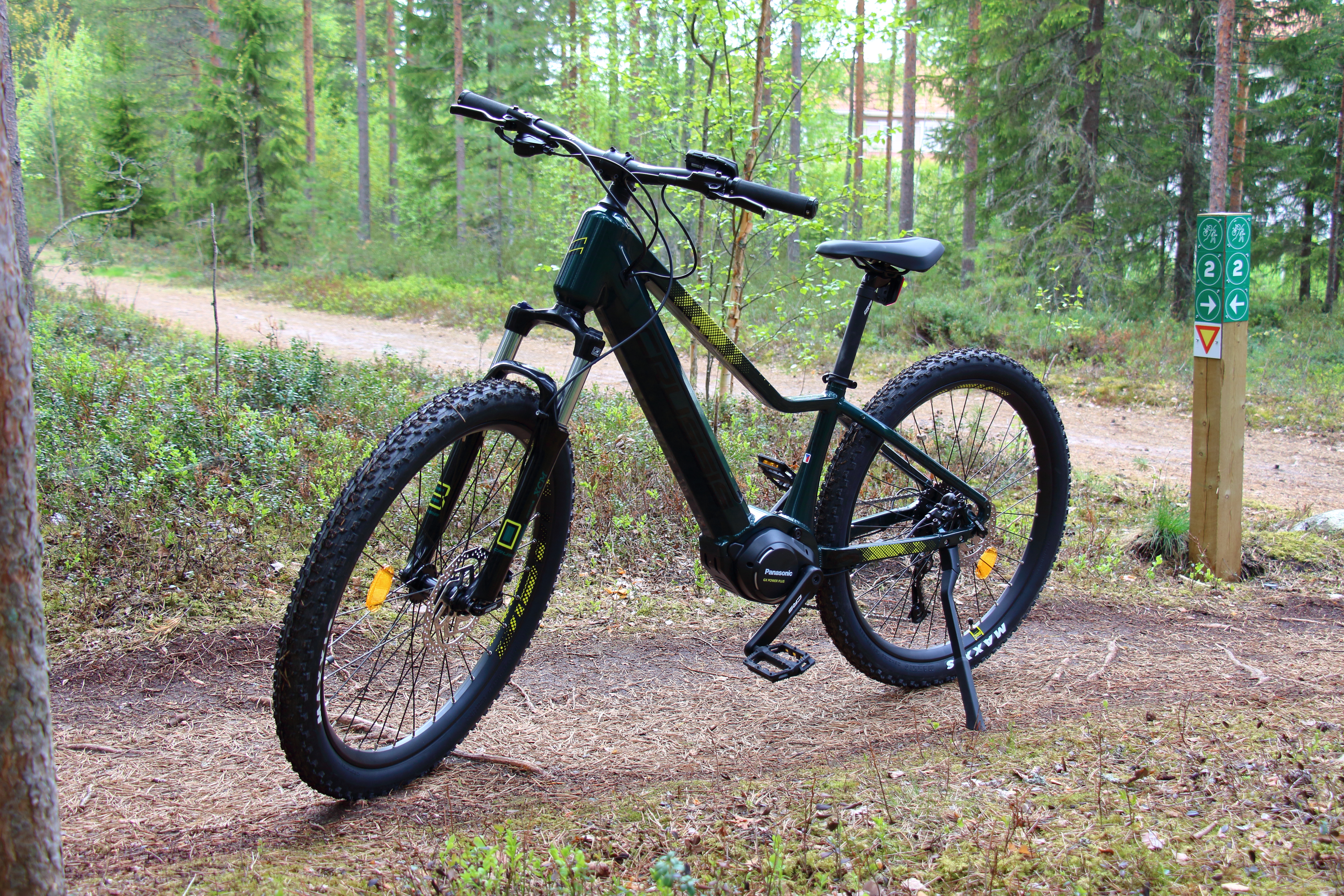 Lasten sähkömaastopyörä (3 h 40 e)