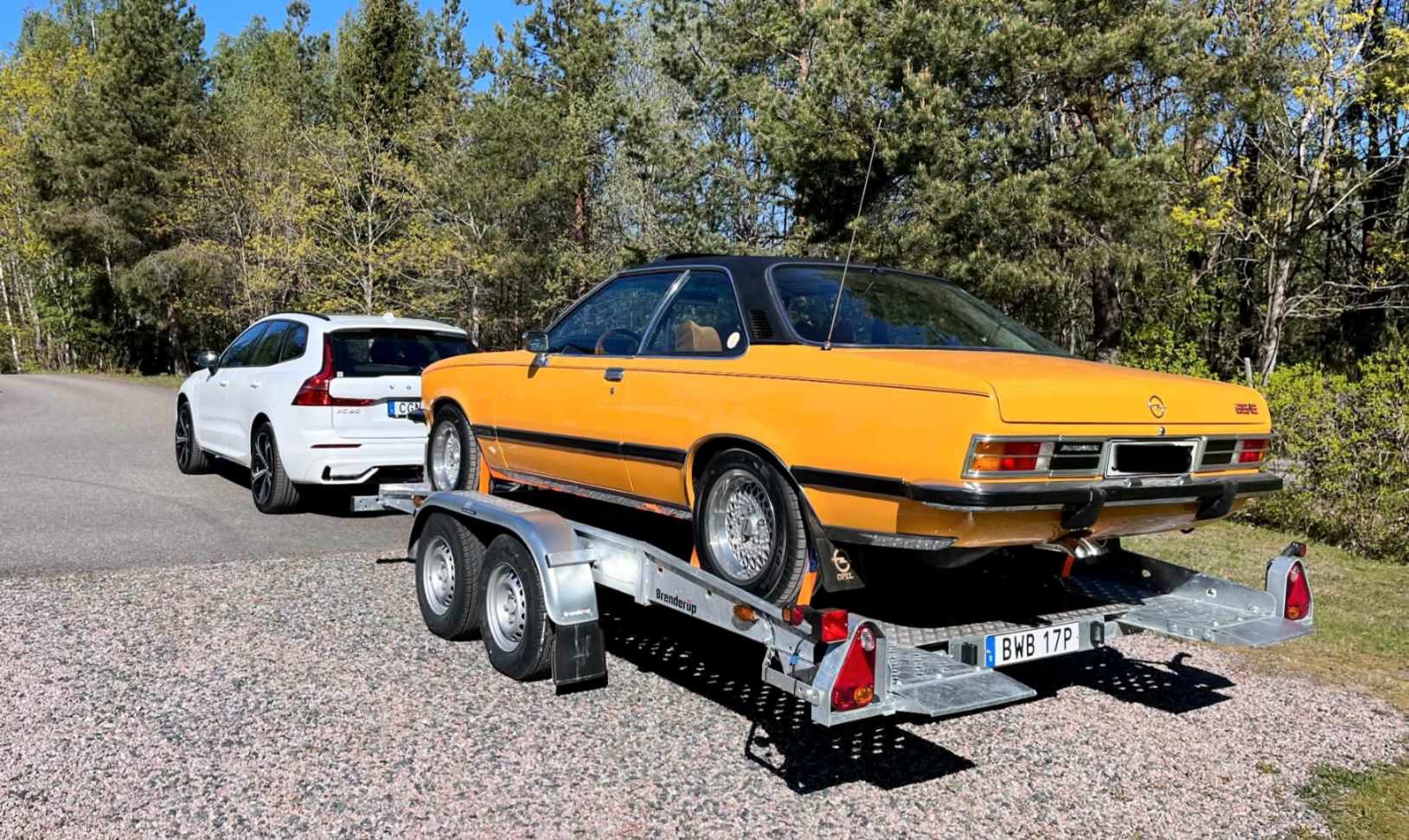 Biltrailer med lastvikt på 2440 kg