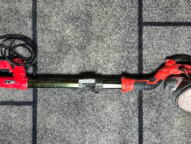 Taksliper/veggsliper med stort slipehode.