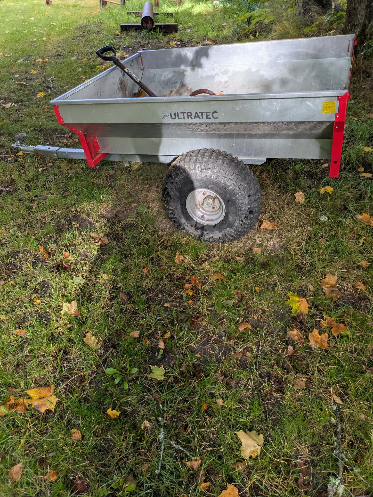 Mönkijäkärry. 