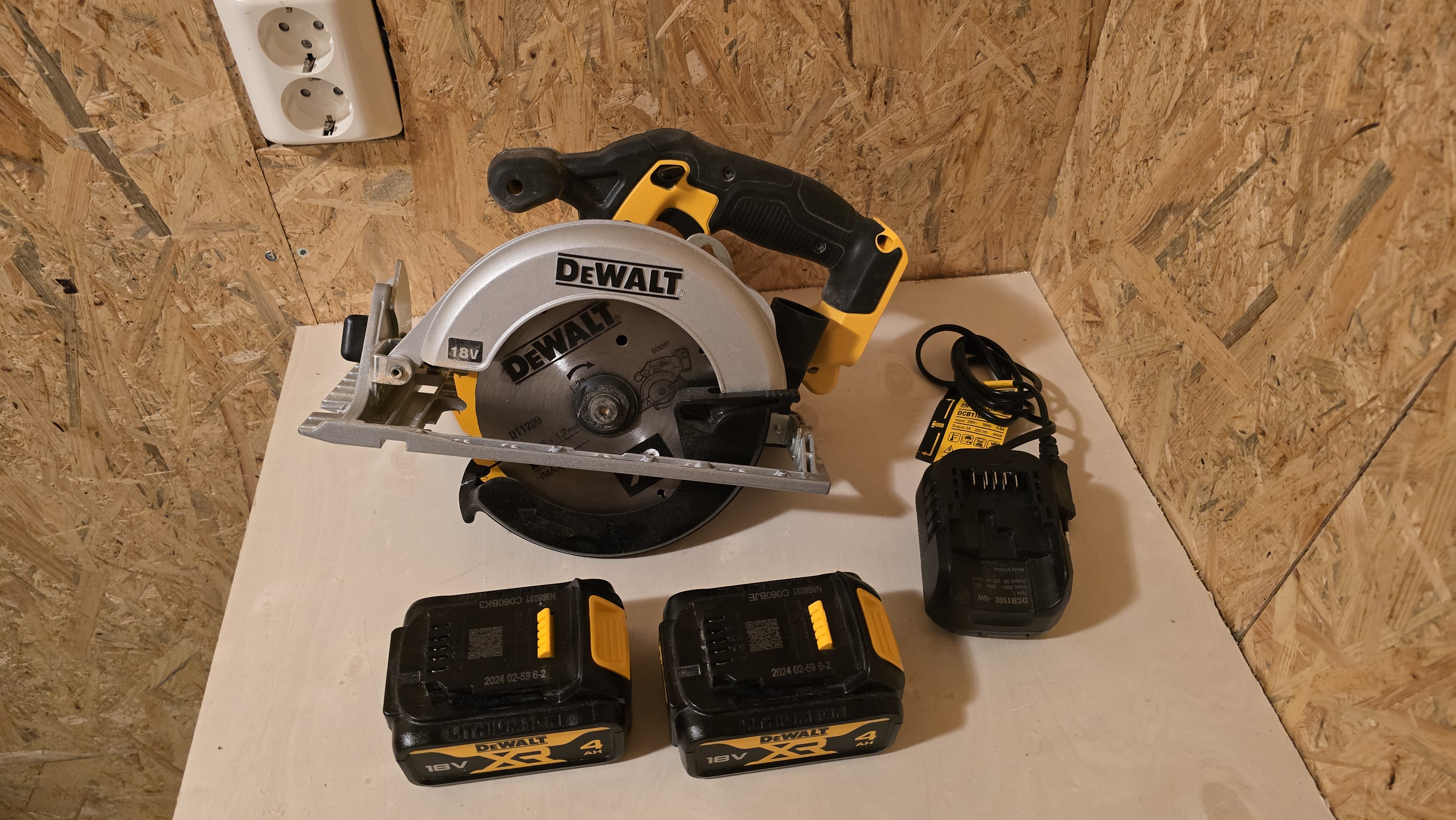 Dewalt dcs391n sirkelsag