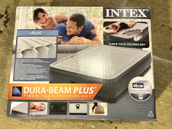 Uppblåsbar dubbel extrasäng intex