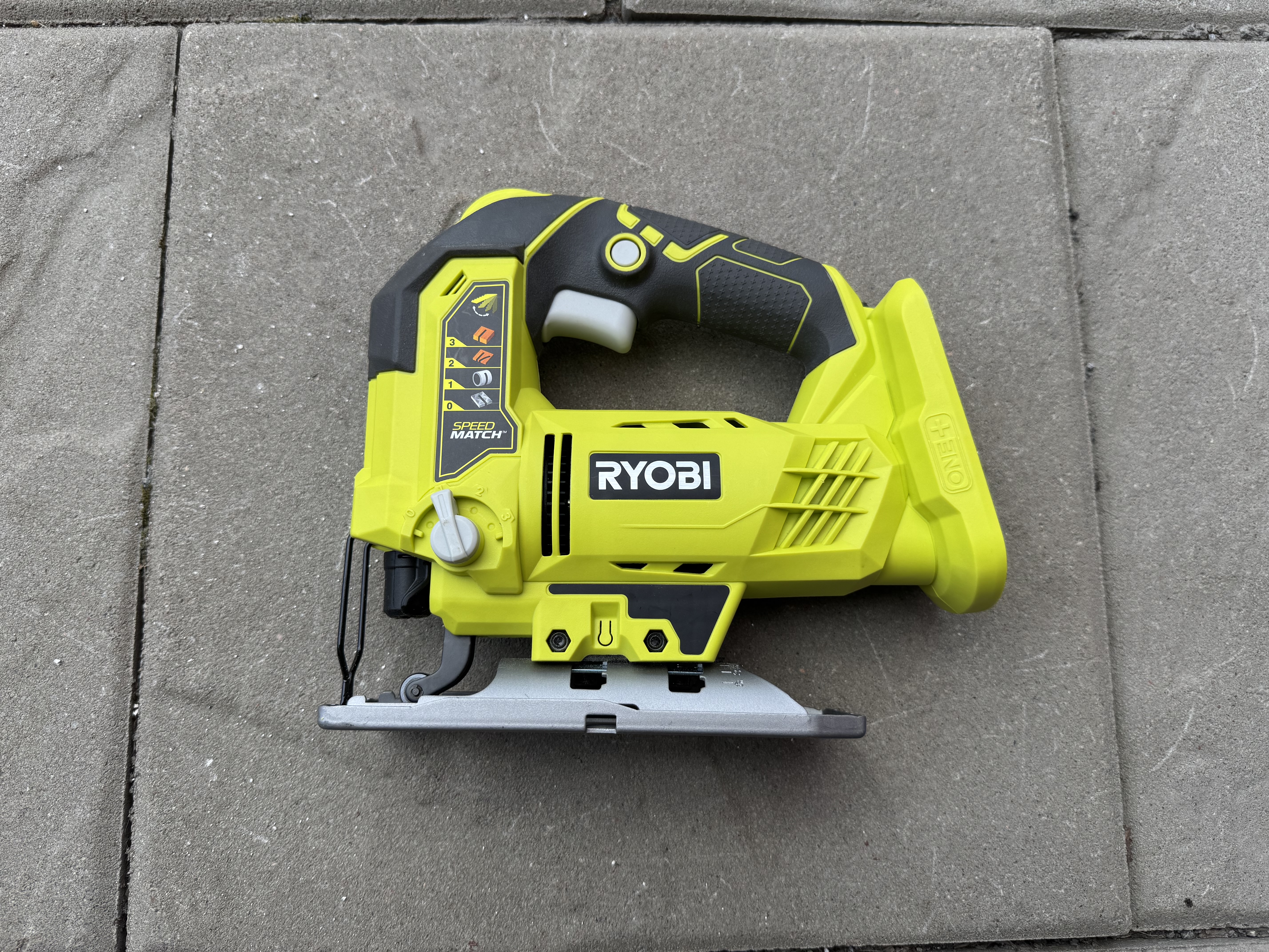 Batteridriven sticksåg 18v ryobi one+ r18js