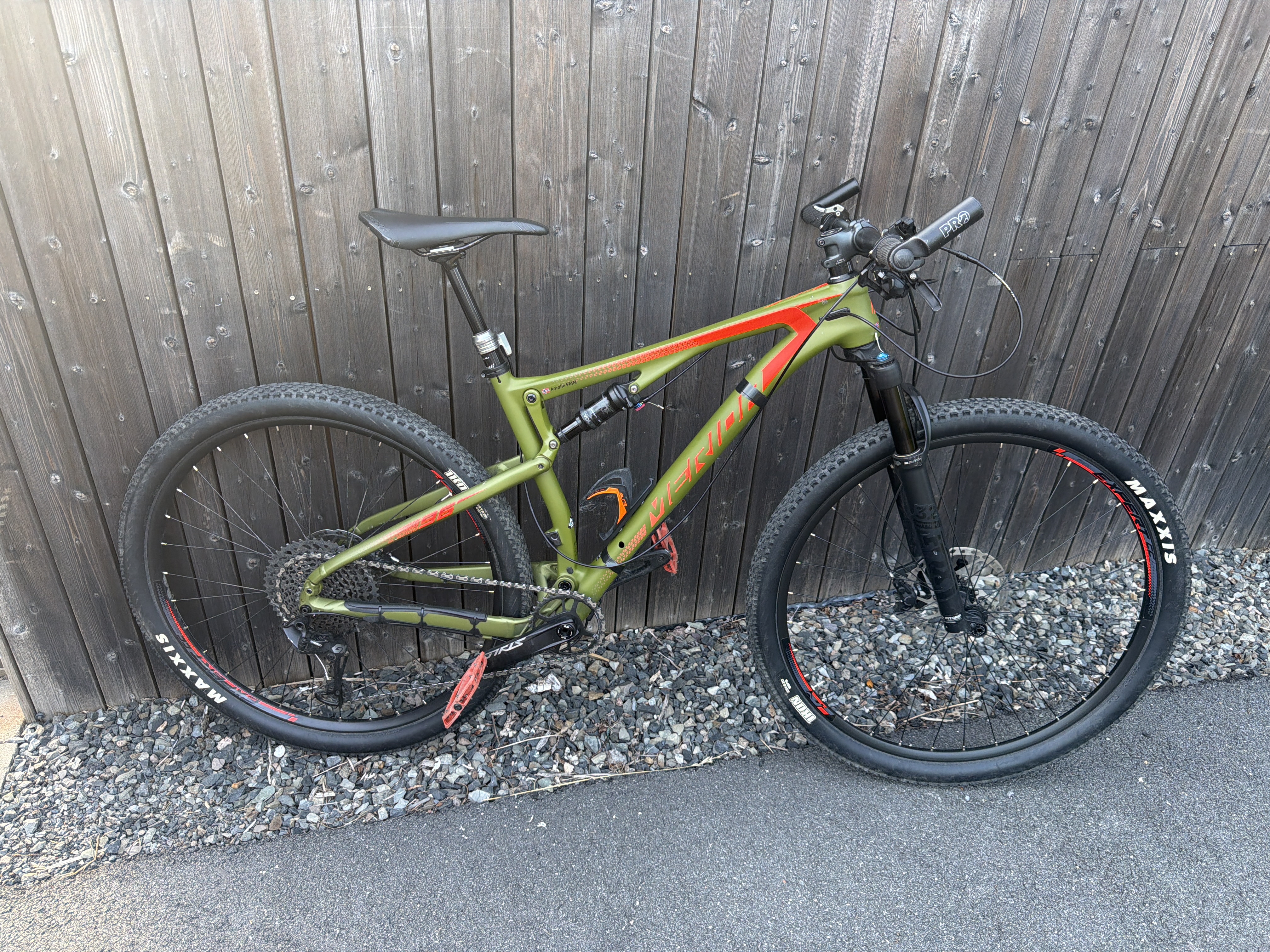 Rask fulldemper merida med dropperpost, str m