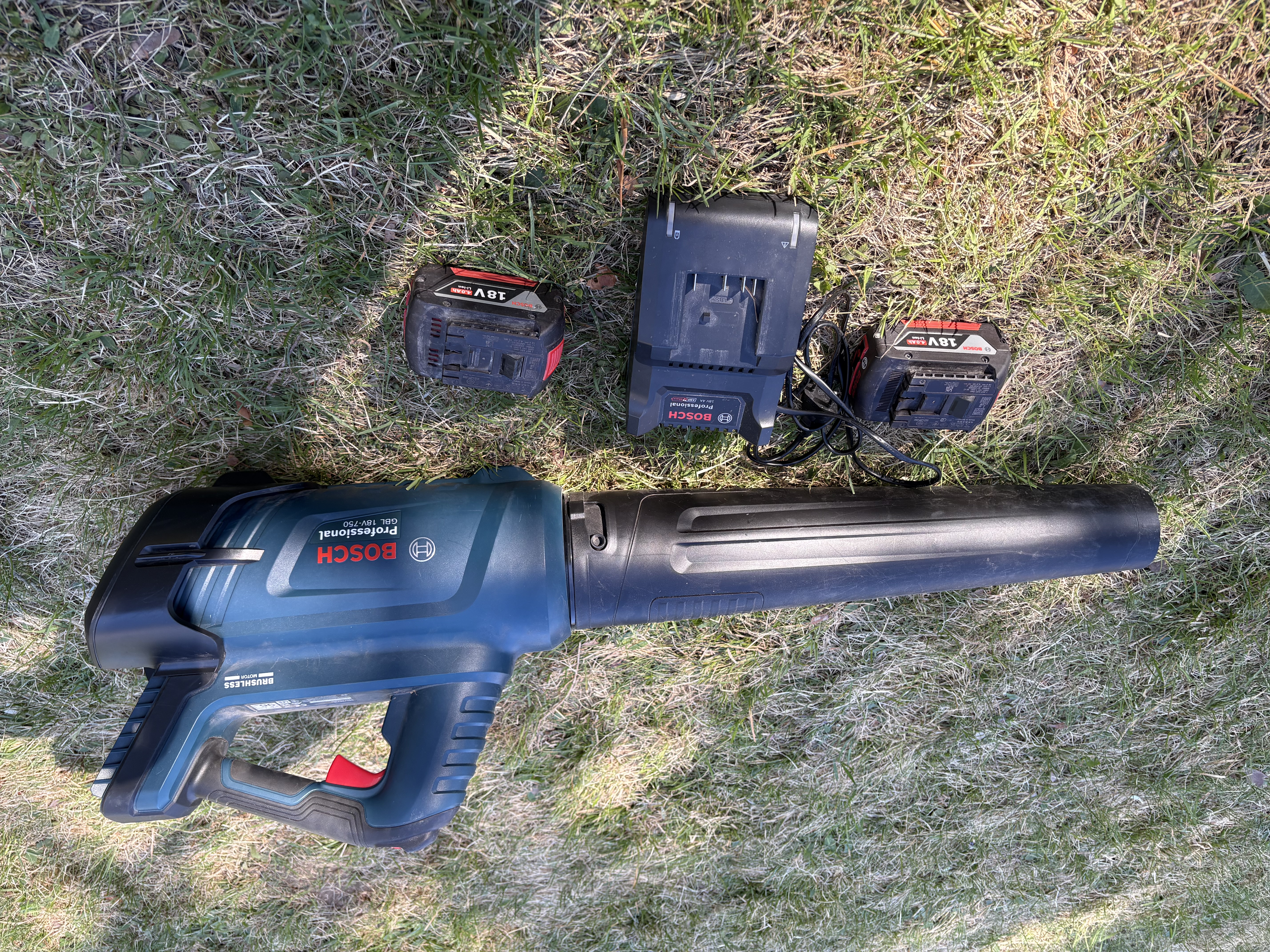 Bosch gbl 18v-750 lövblås 18v (2 batterier + laddare)