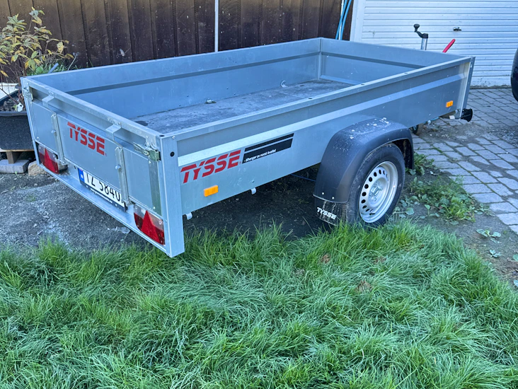 Tysse tilhenger med tipp