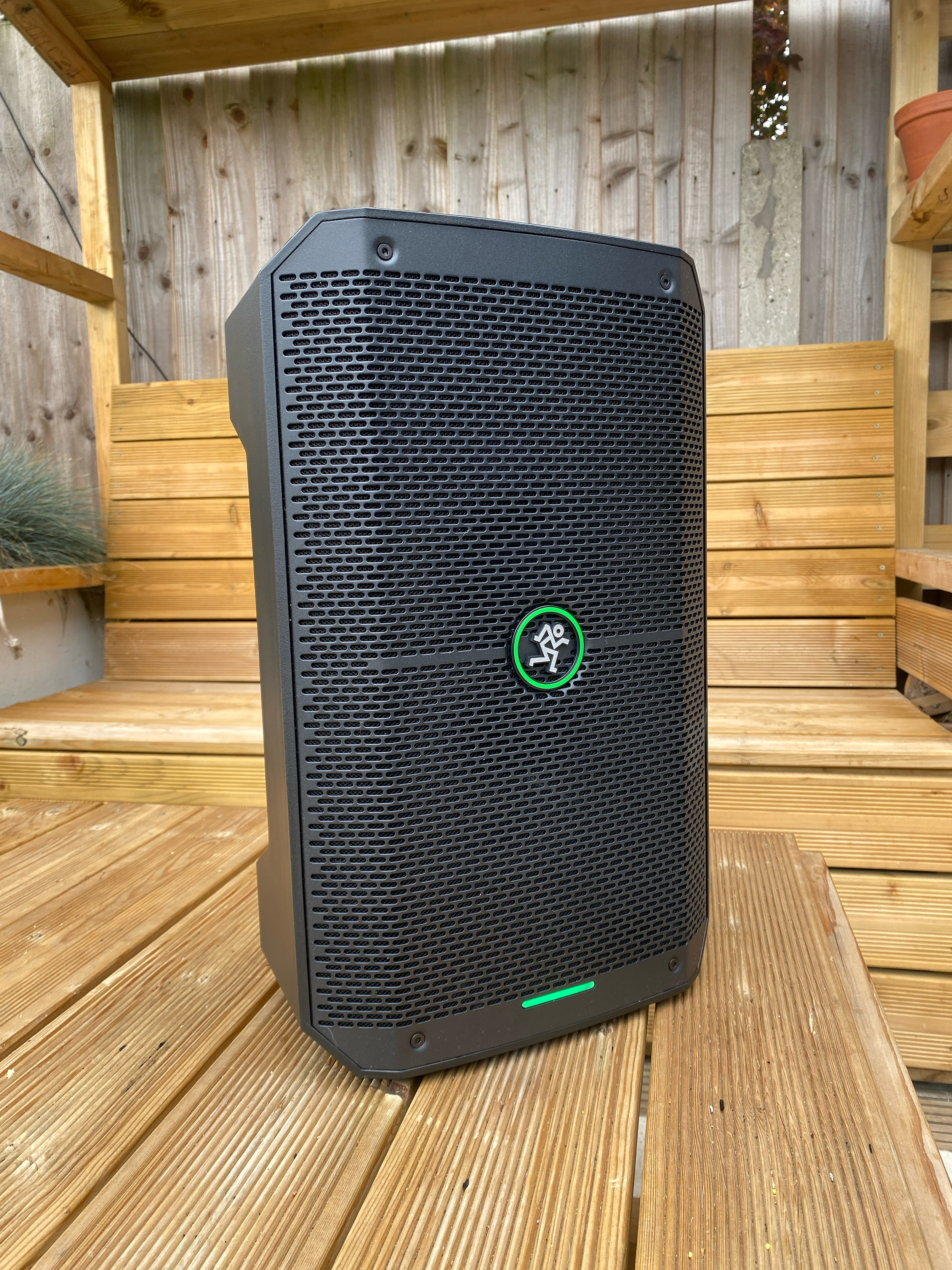 Mackie thump go speaker