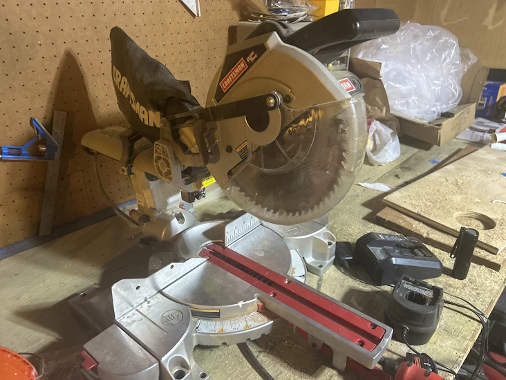Siding miter saw