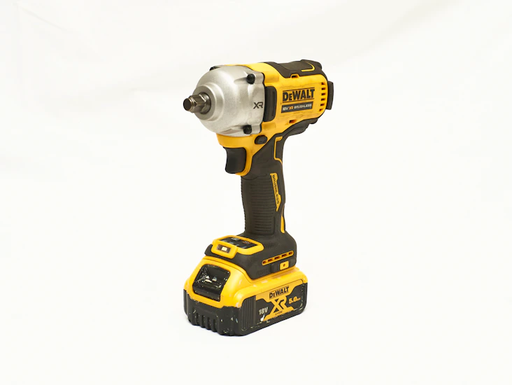 Dewalt dcf891 råsterk muttertrekker med piper og momentstaver