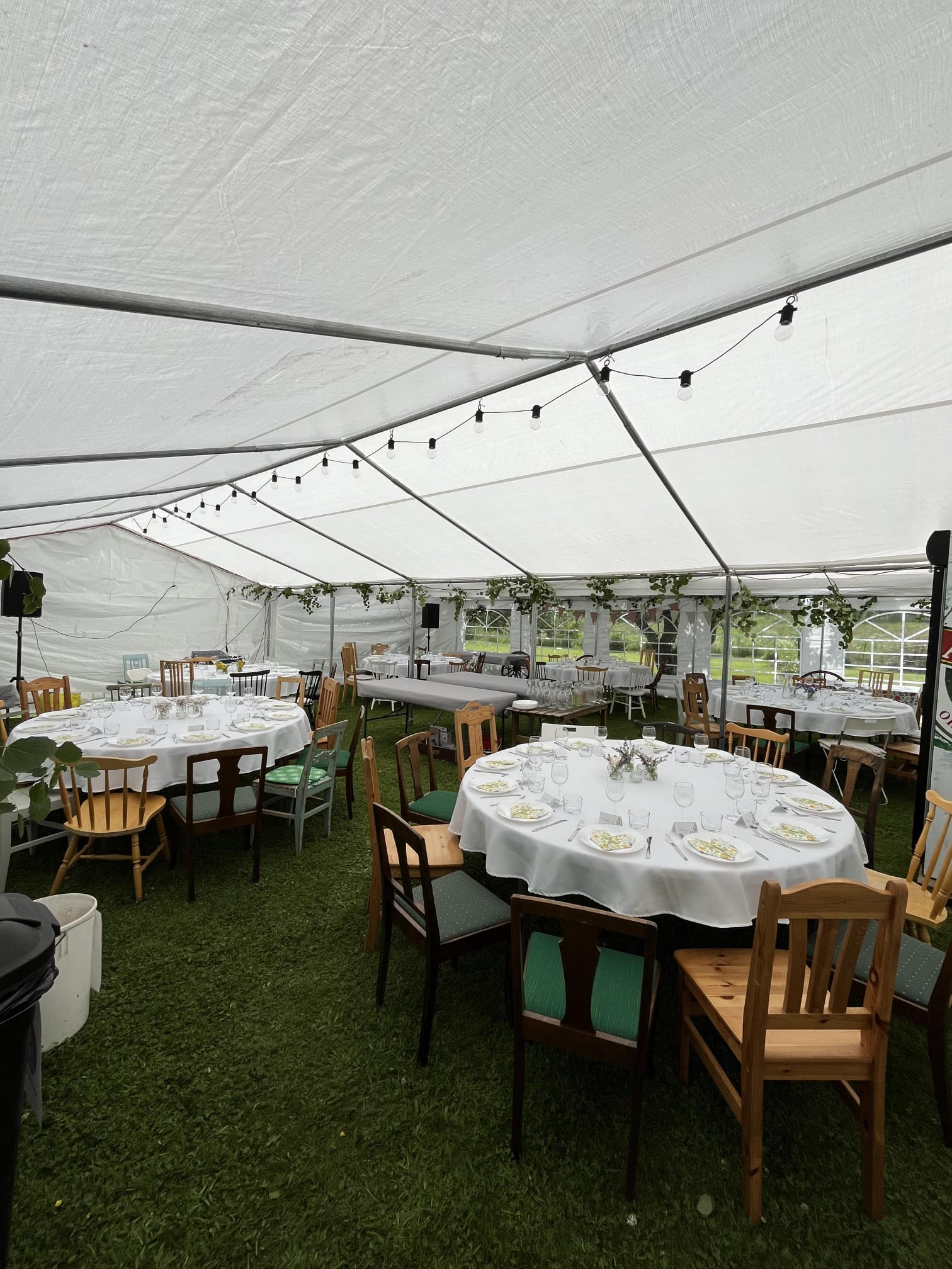 Runda bord till bröllop eller fest med dukar! 🎉