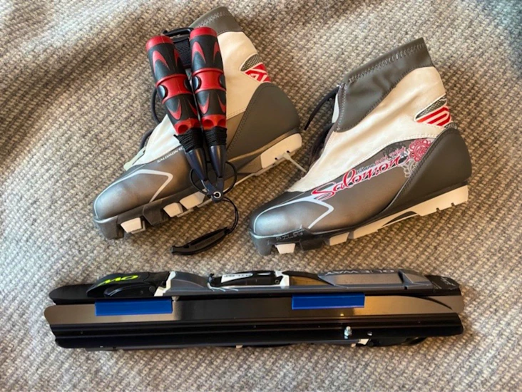 Långfärdsskridskor med skor