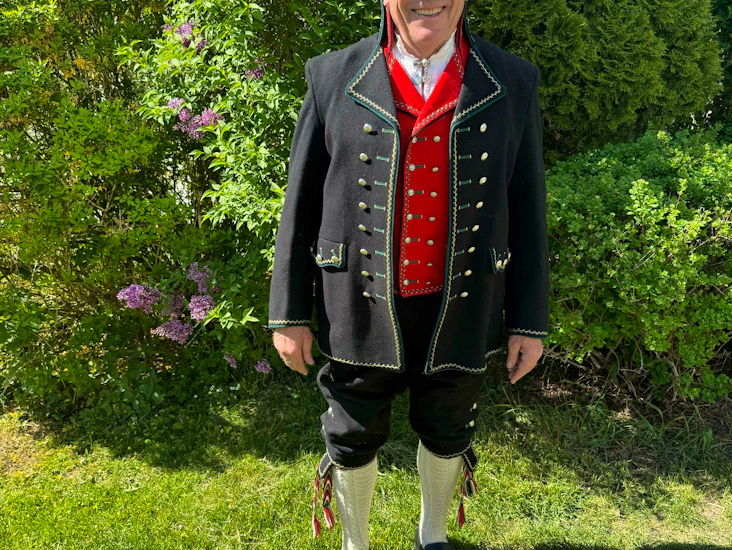 Herre bunad fra hardanger, sunnfjorden