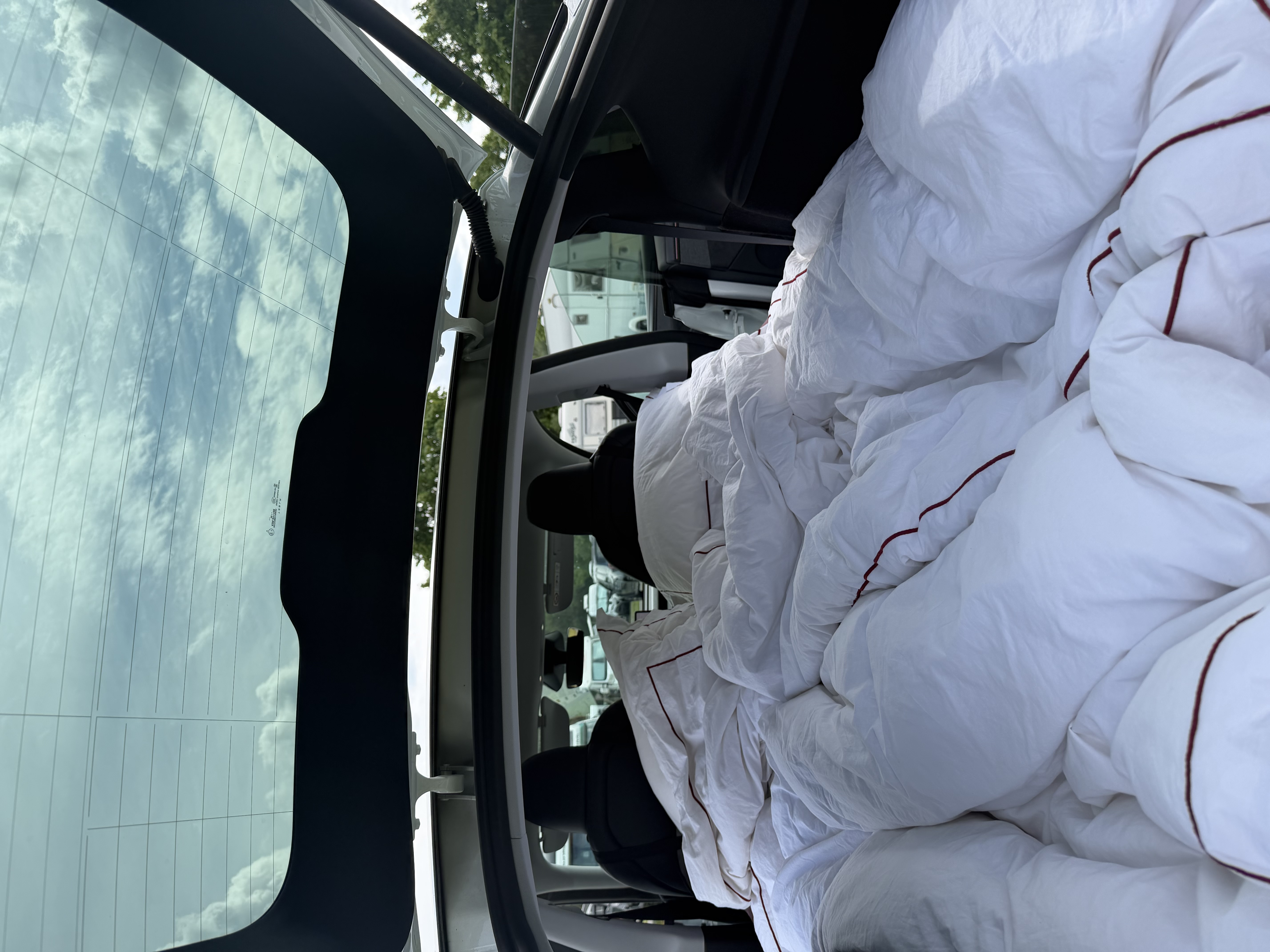 Tesla original madrass – model y juniper