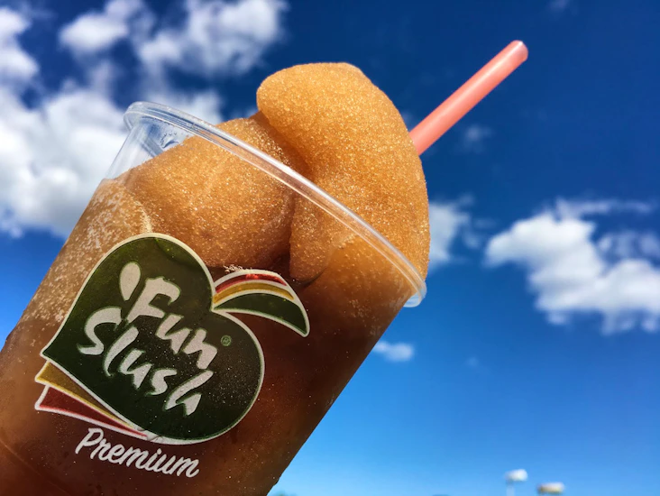 Slushmaskin, drinkmix & muggar 50 port.