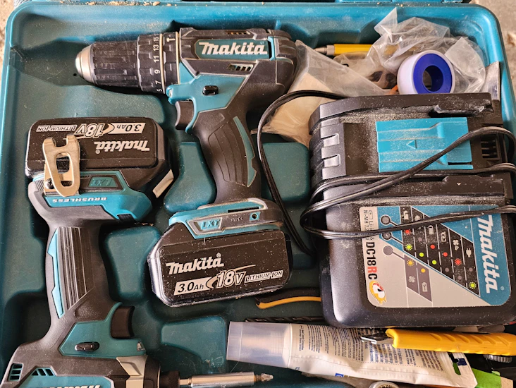 Makita cordless drill and impact driver set – 18v power tool rental