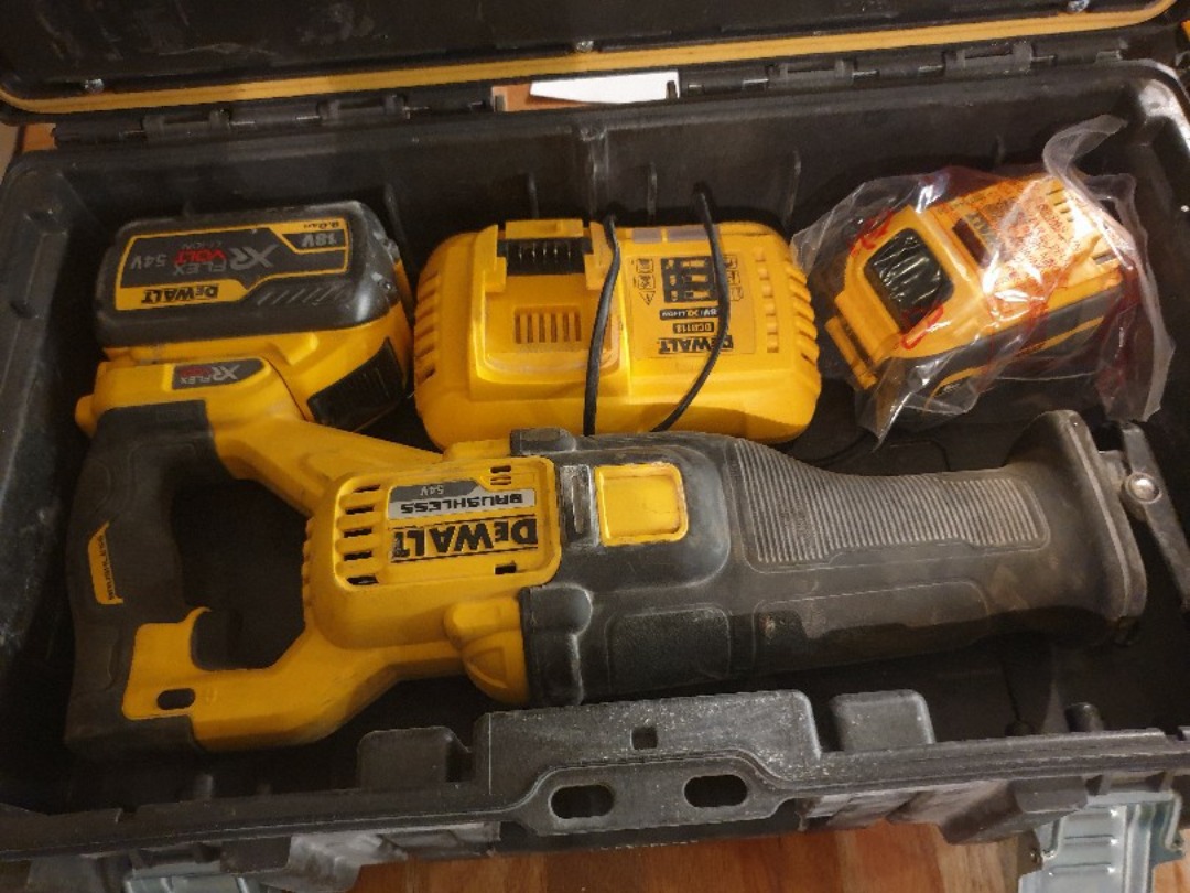 Dewalt 54 volt batteritiger med blad