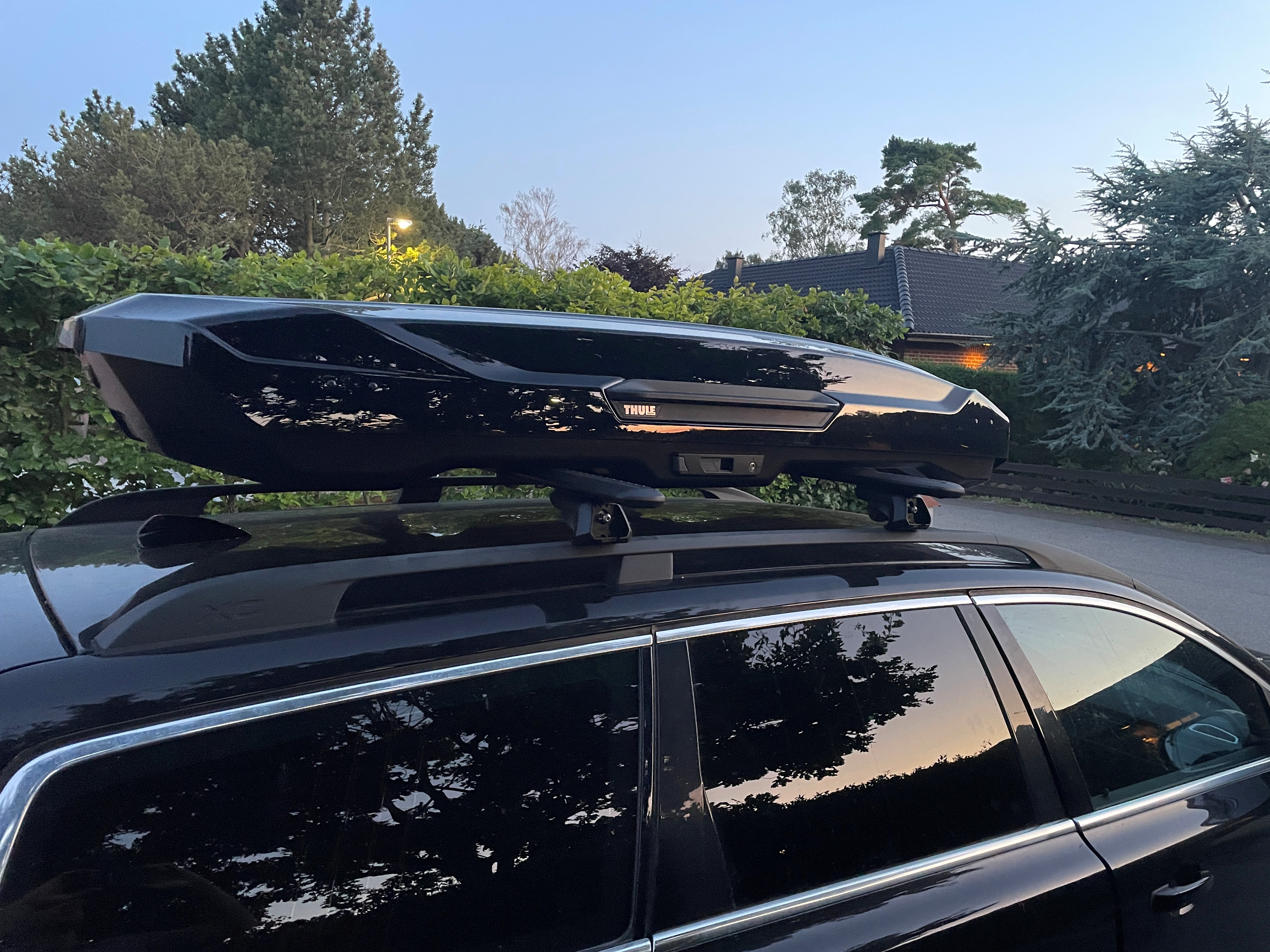 Thule takbox motion 3 xl low med takräcken