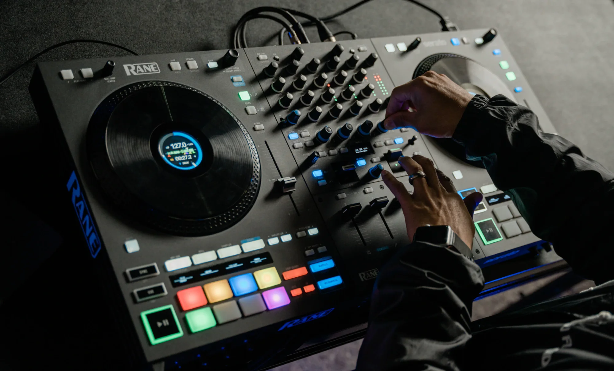 Rane four dj controller – ultimate stems control & pro performance